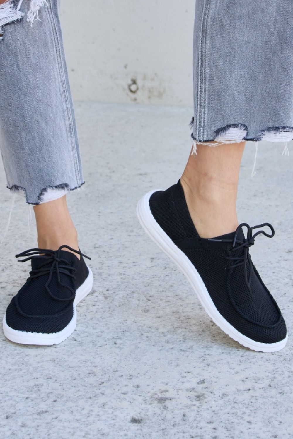 Forever Link Flat Round Toe Lace-Up Sneakers