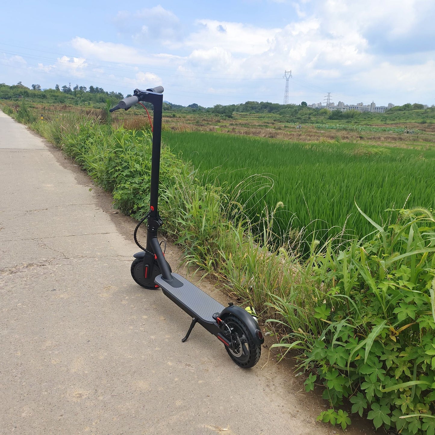 Adult Electric Scooter Folding hoverboard Tires 8.5-inch Speed 35KM/H 350W 36V10.4AH J-03 motorized scooter