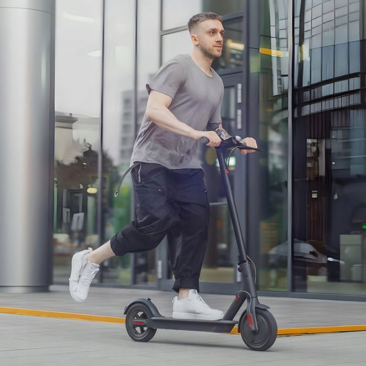 Adult Electric Scooter Folding hoverboard Tires 8.5-inch Speed 35KM/H 350W 36V10.4AH J-03 motorized scooter