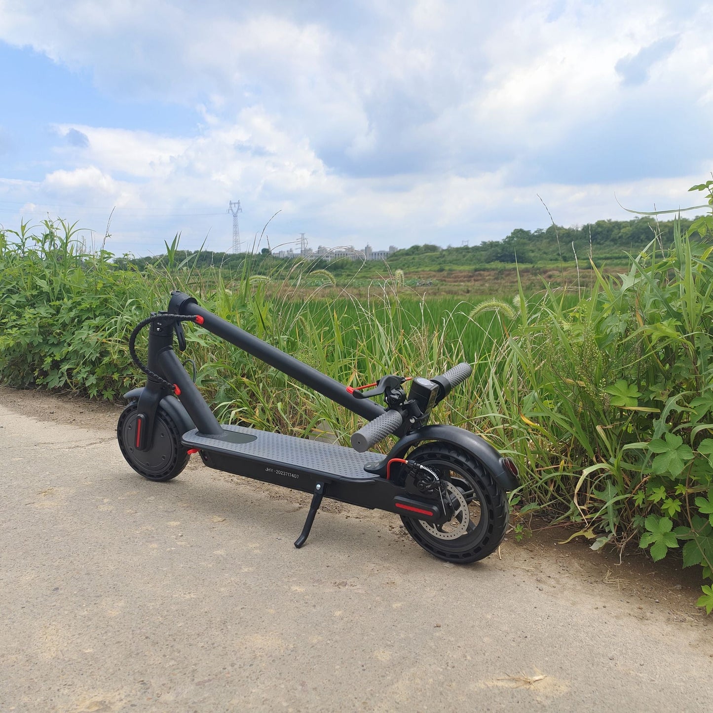 Adult Electric Scooter Folding hoverboard Tires 8.5-inch Speed 35KM/H 350W 36V10.4AH J-03 motorized scooter