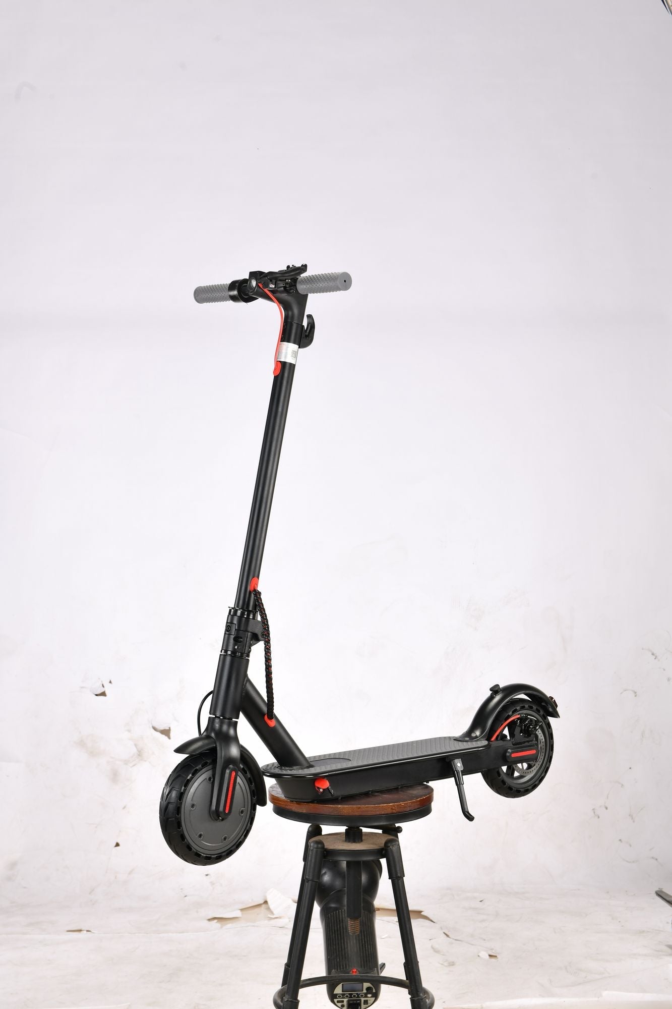 Adult Electric Scooter Folding hoverboard Tires 8.5-inch Speed 35KM/H 350W 36V10.4AH J-03 motorized scooter