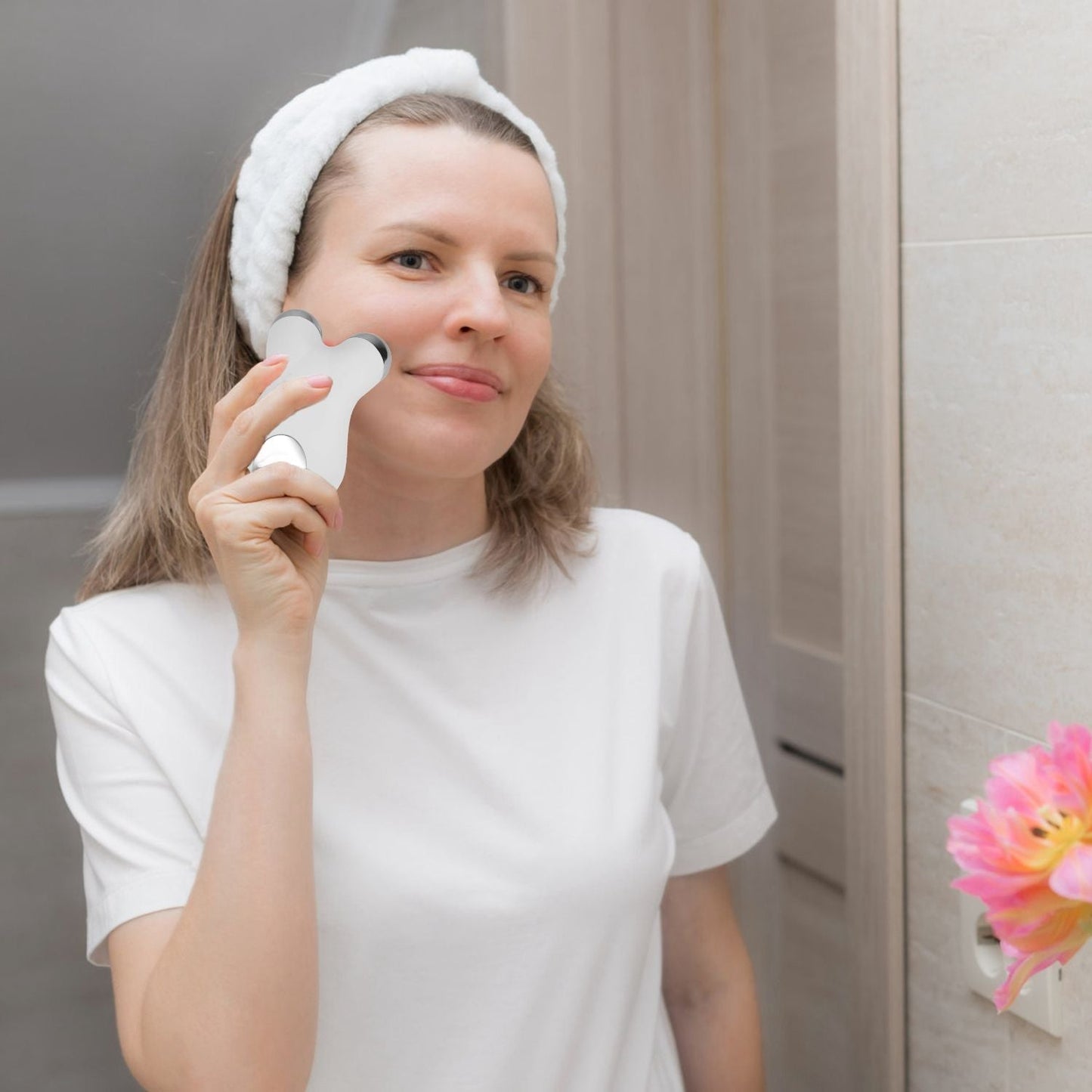 5-Gear Facial Massager: Rechargeable Microcurrent Roller for Lifting & Wrinkle Reduction