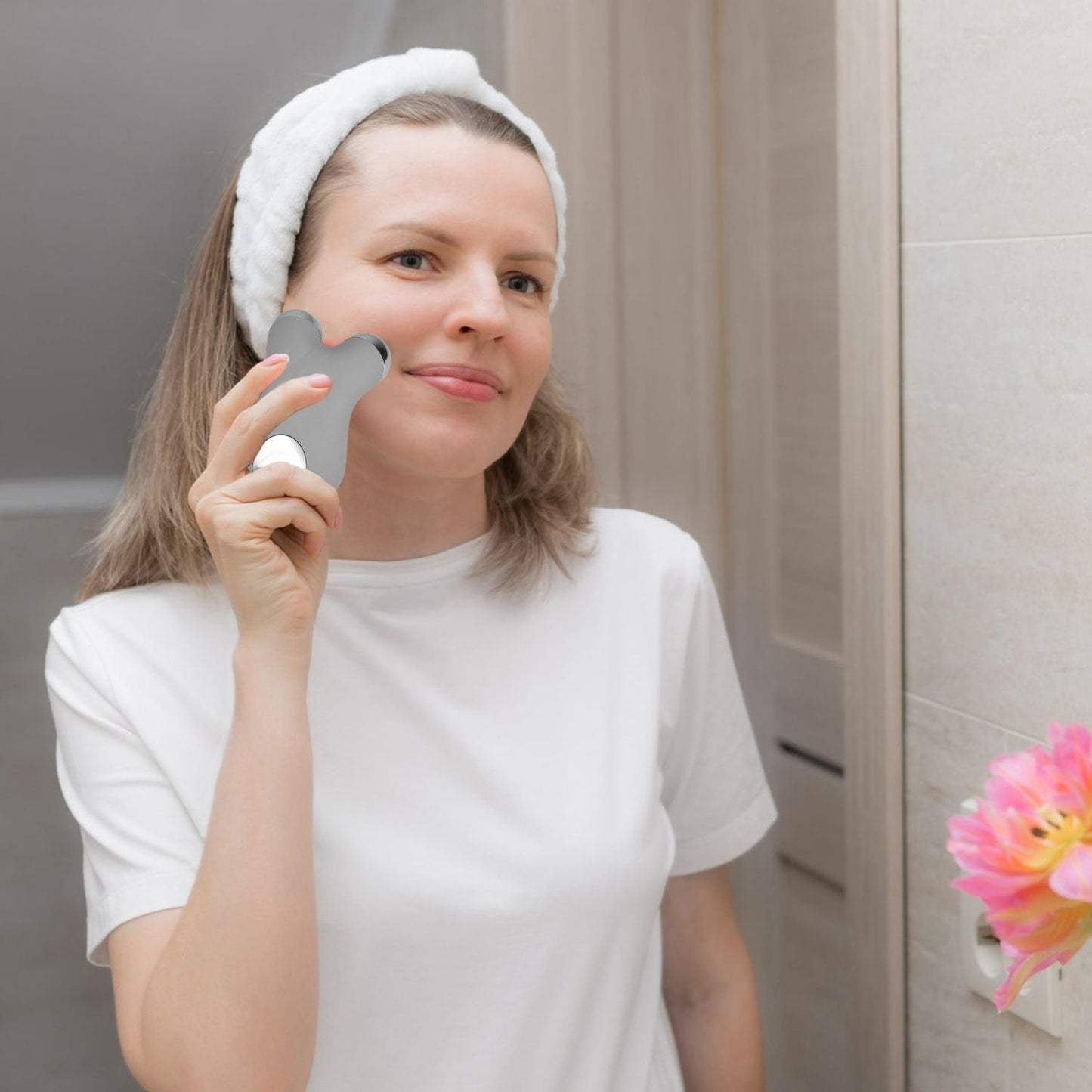 5-Gear Facial Massager: Rechargeable Microcurrent Roller for Lifting & Wrinkle Reduction