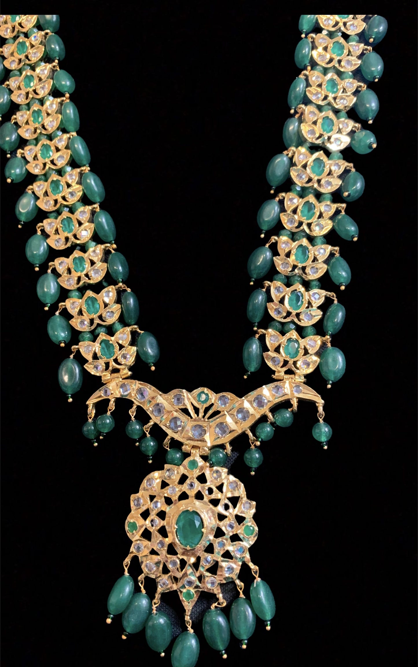 LN43 Asif jaahi haar in green ( SHIPS IN 2 WEEKS )