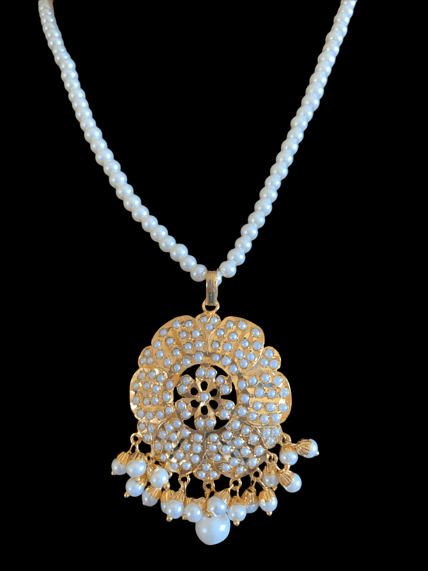 PS380 Maira pendant set in pearls ( READY TO SHIP)