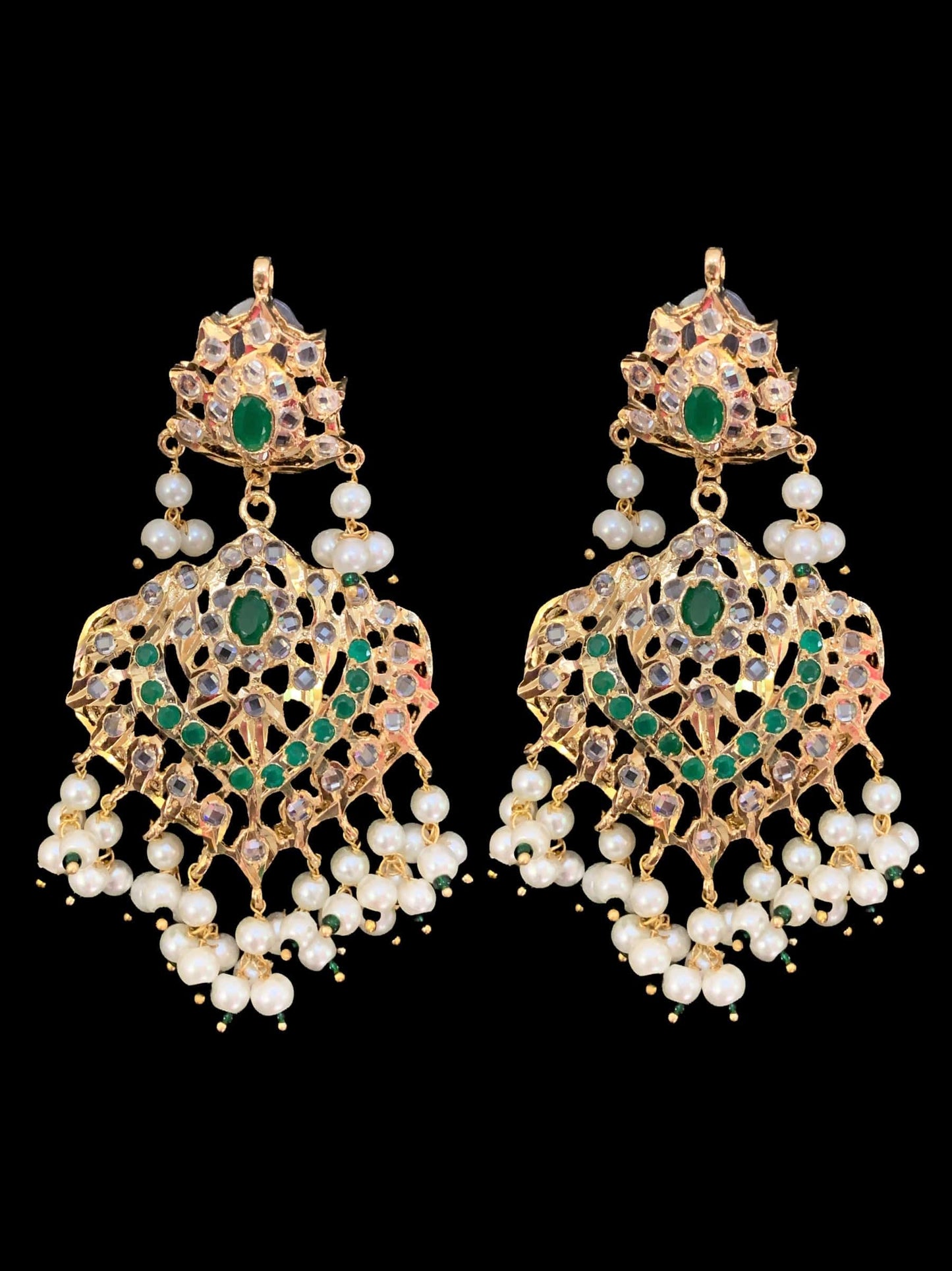 Ekta earrings in green DER34 ( SHIPS IN 3 WEEKS )