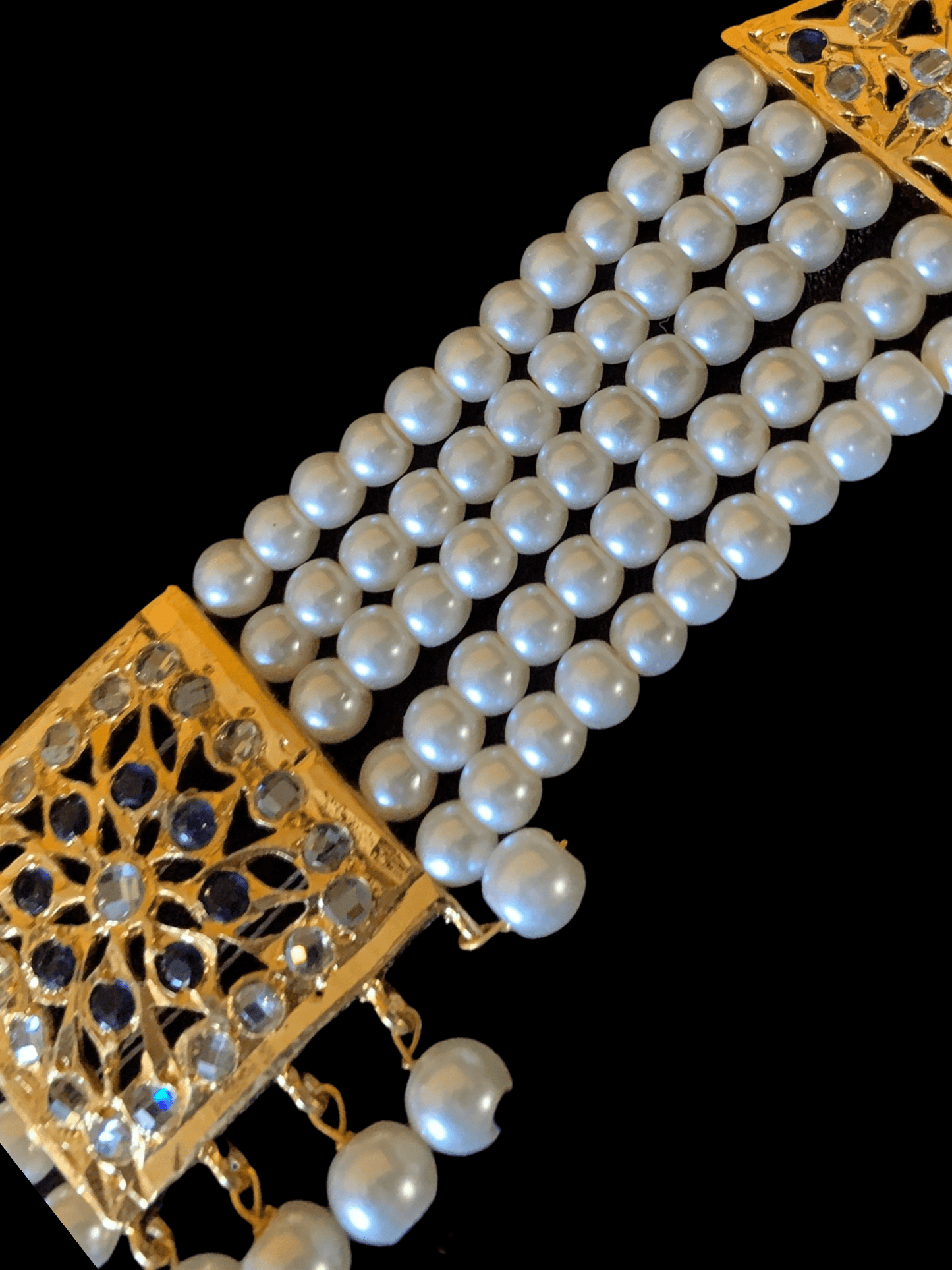 B74 Ariha pearl bracelet - blue ( SHIPS IN 4 WEEKS )