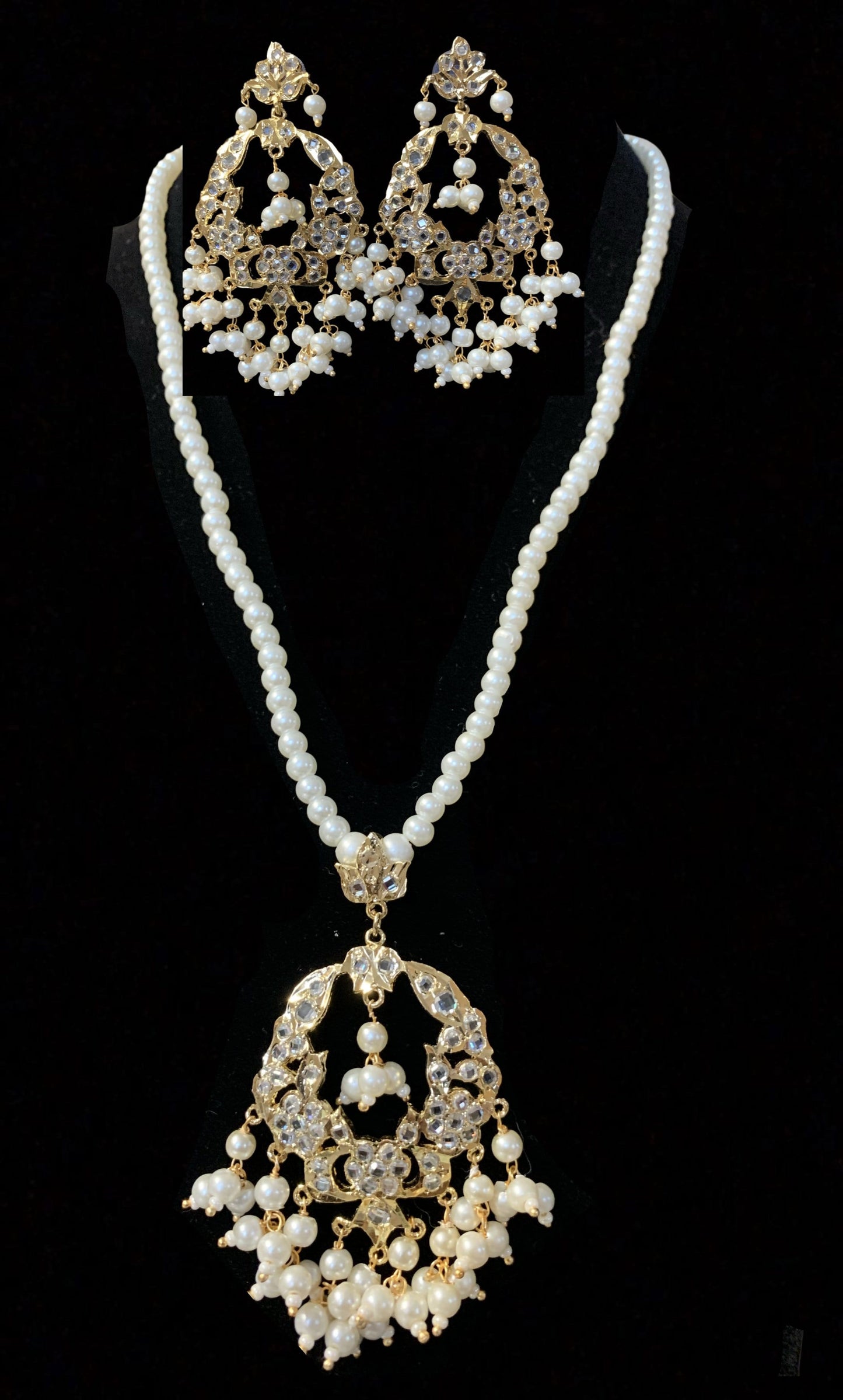 PS401 Madhuri pendant set in pearls ( SHIPS IN 4 WEEKS )