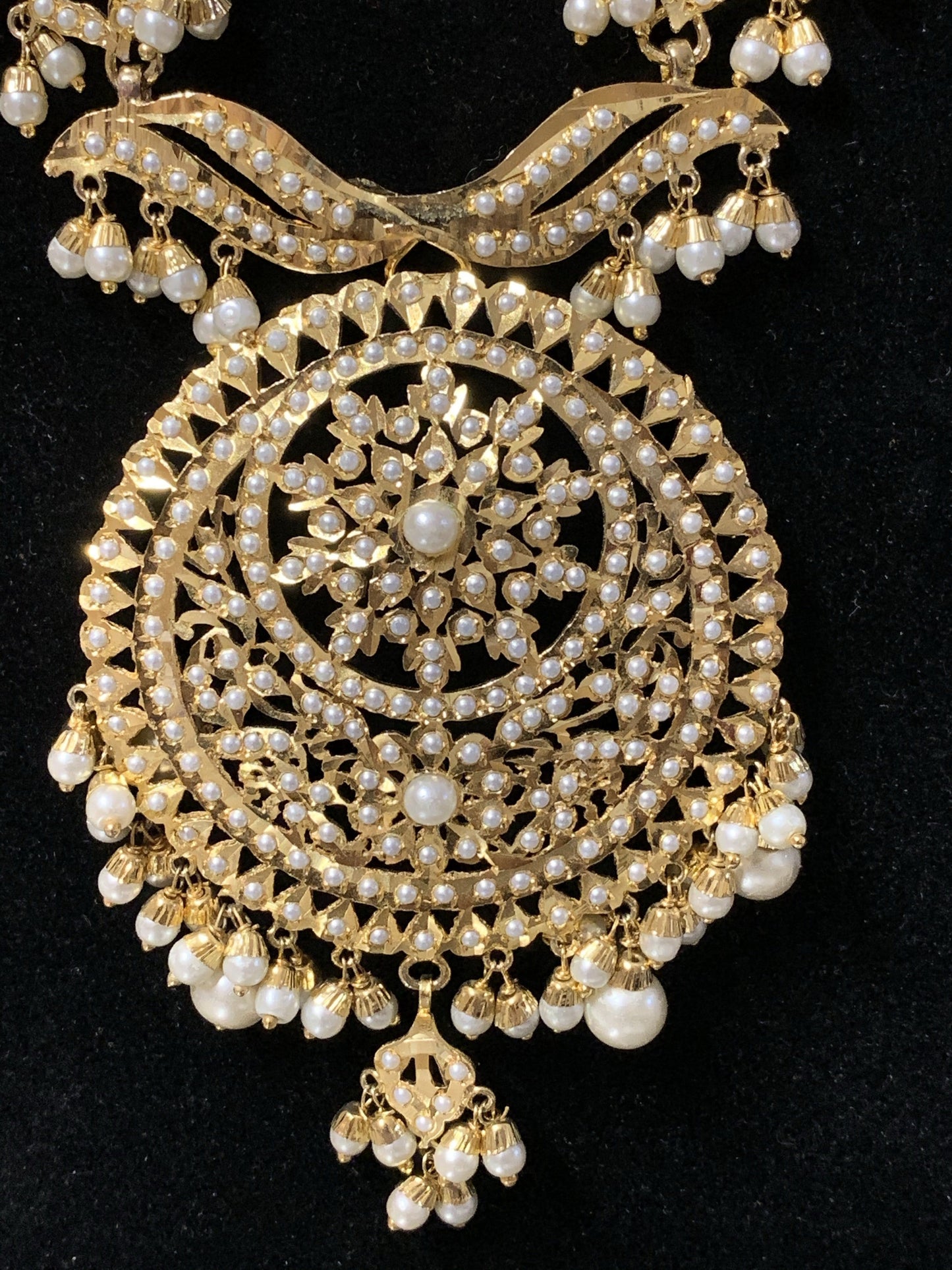 DLN76 Sehba pearl rani haar (SHIPS IN 2 WEEKS )