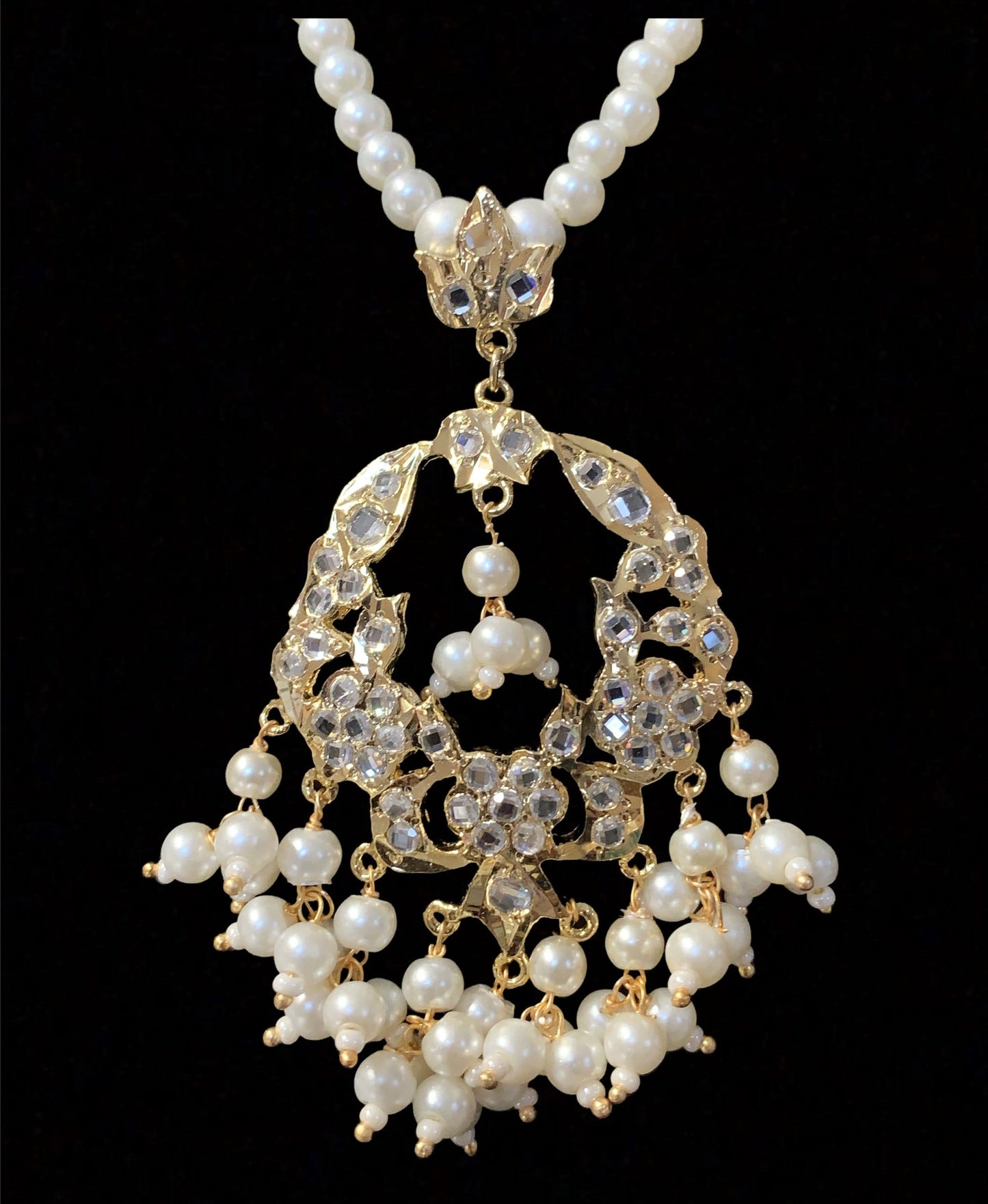 PS401 Madhuri pendant set in pearls ( SHIPS IN 4 WEEKS )