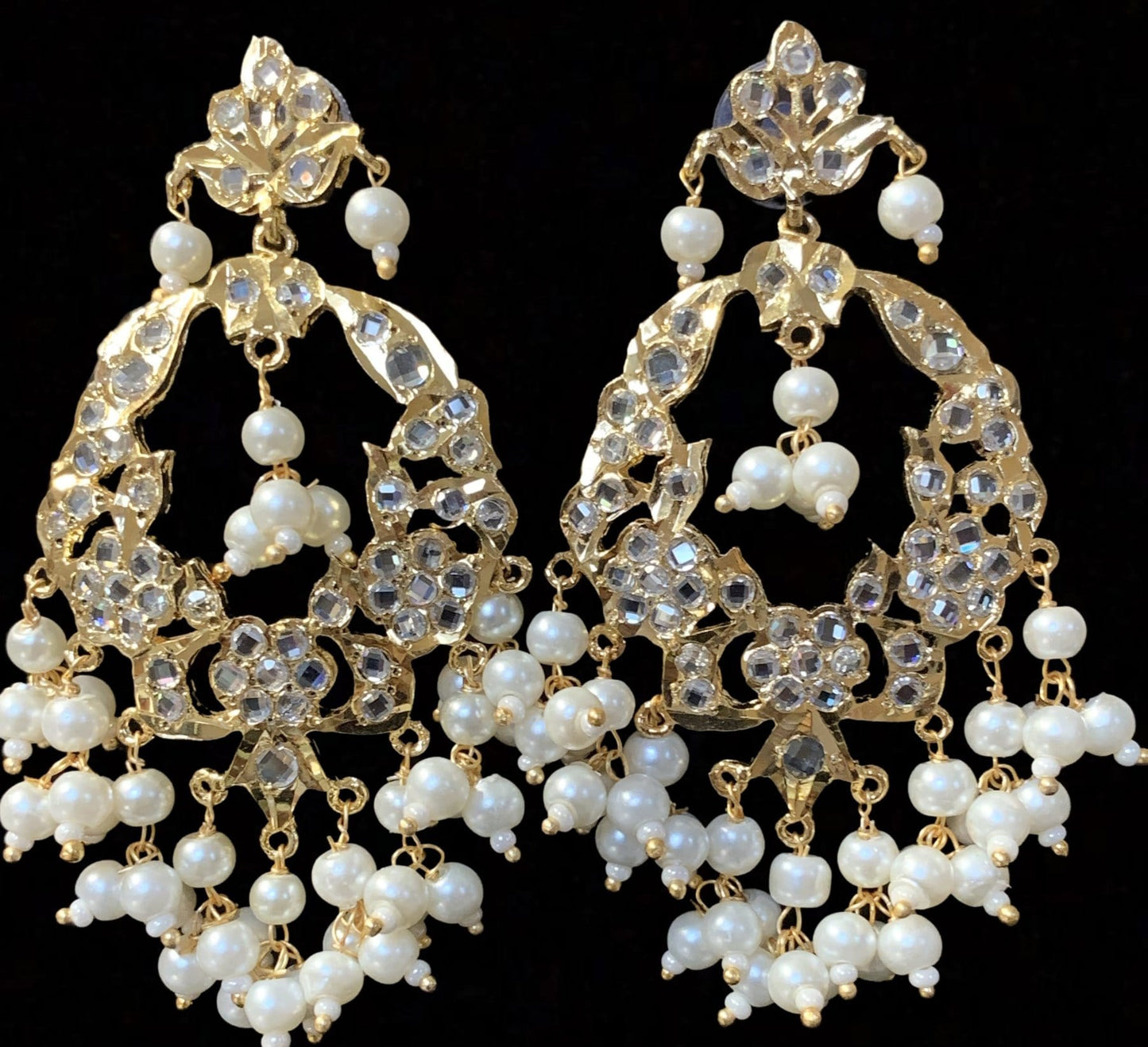 PS401 Madhuri pendant set in pearls ( SHIPS IN 4 WEEKS )