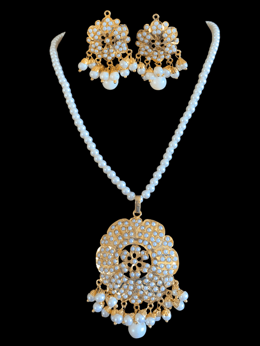 PS380 Maira  pendant set in pearls  ( READY TO SHIP)