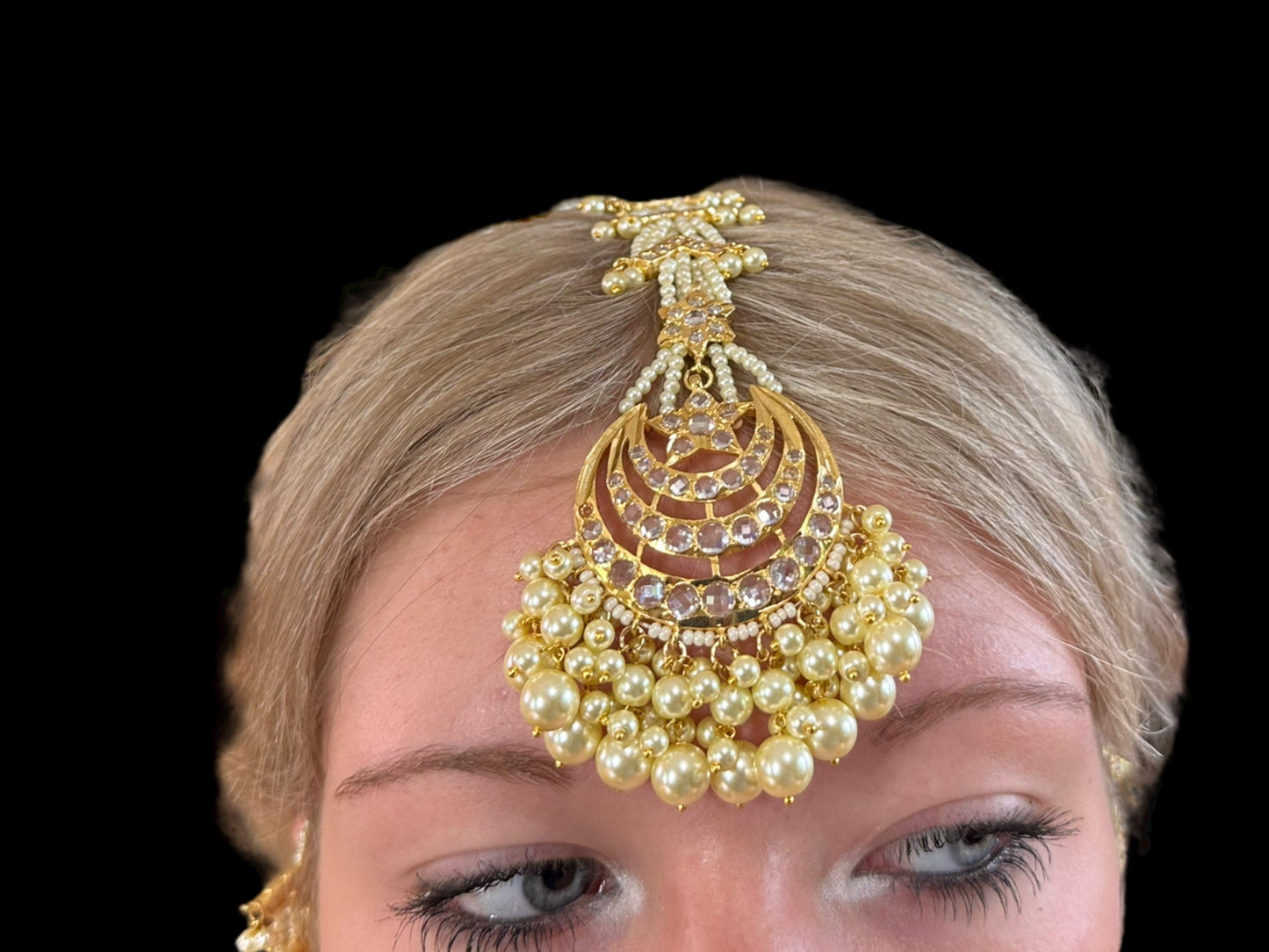DJET28 Tahura earrings tika in pearls ( READY TO SHIP )