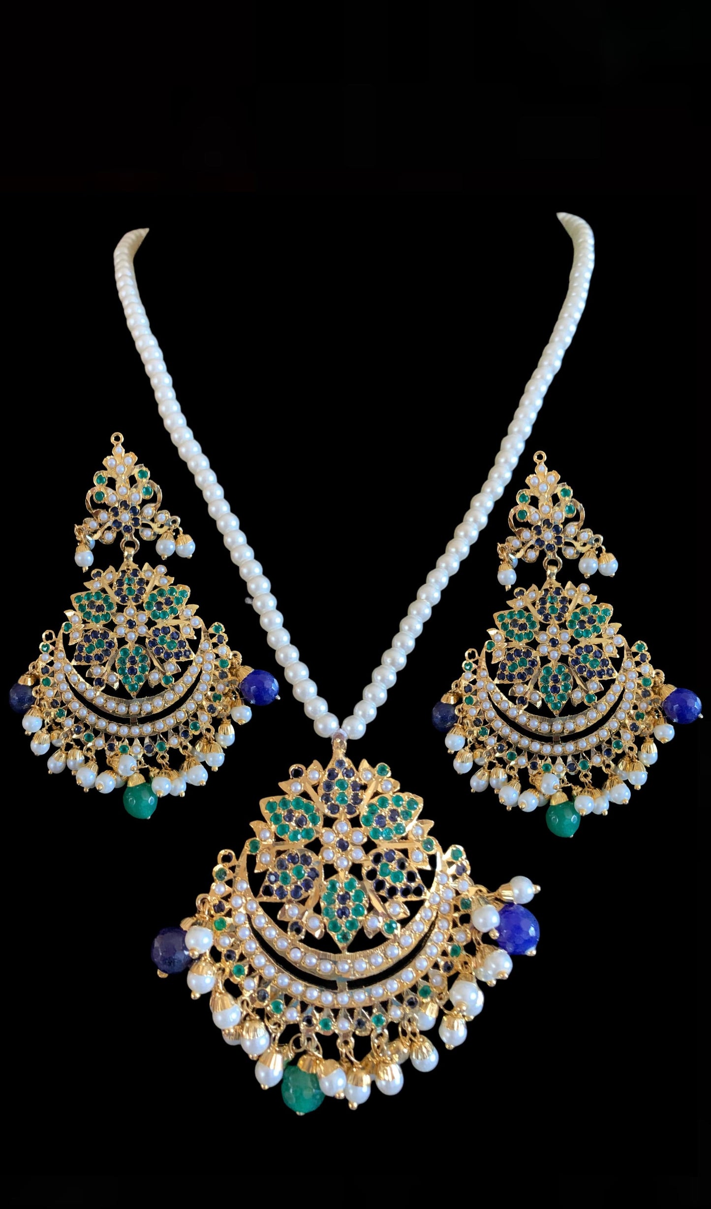 Mohini pendant set ( emerald sapphire )SHIPS IN 4 WEEKS