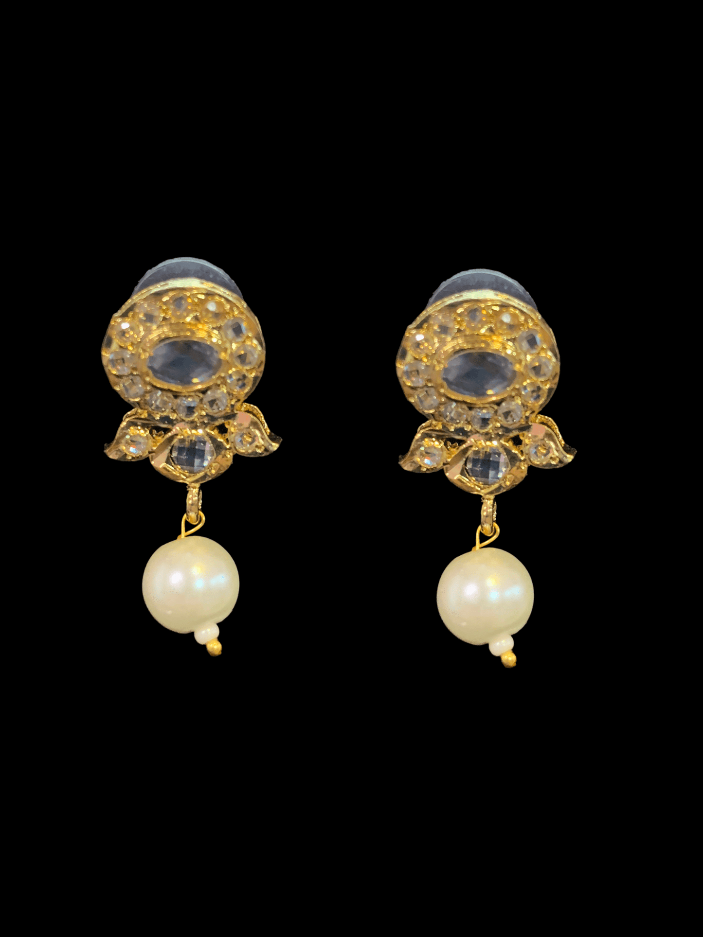 PS111 Ammara pendant set in pearls (SHIPS IN 4 WEEKS )