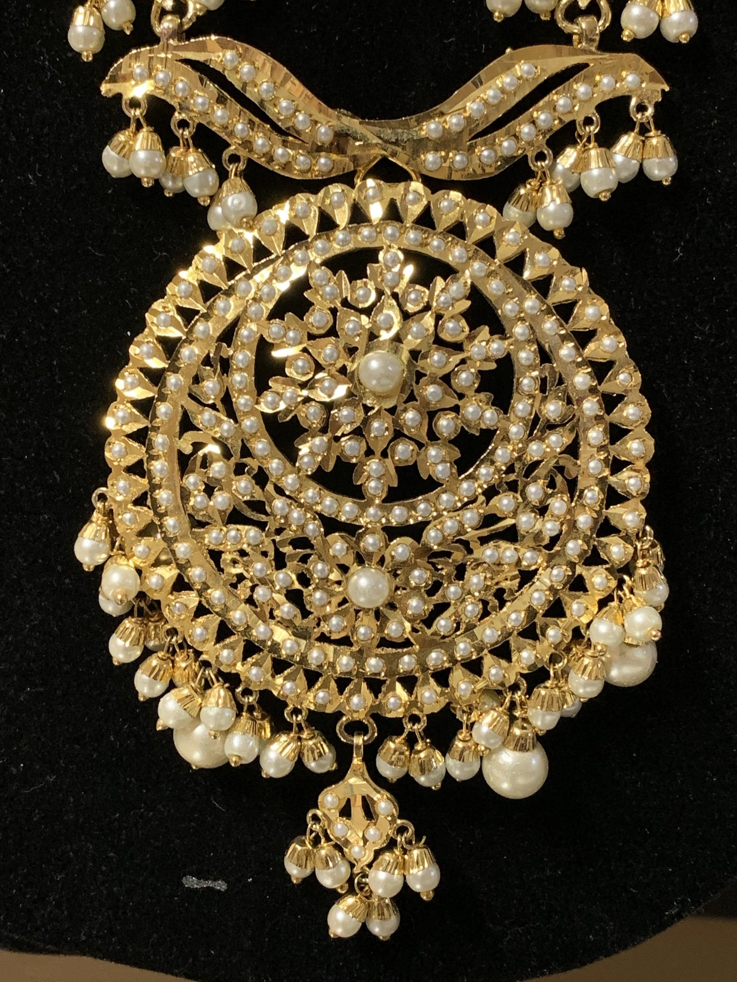 DLN76 Sehba pearl rani haar (SHIPS IN 2 WEEKS )