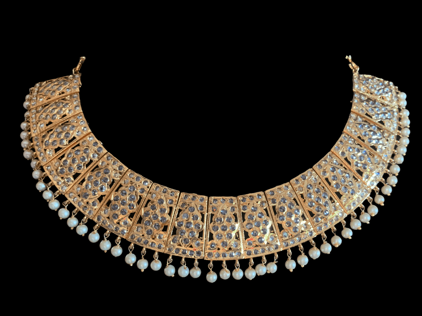 NS57 Zoya necklace set in shell pearls (READY TO SHIP)