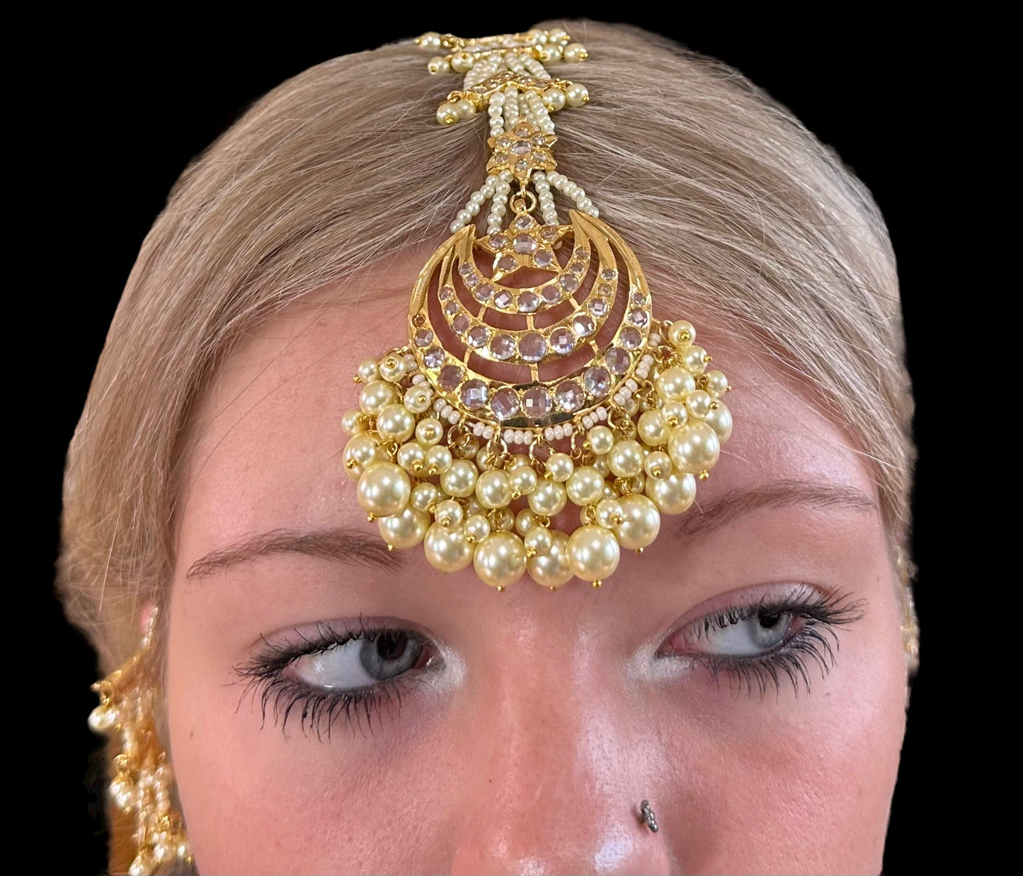 DJET28 Tahura earrings tika in pearls ( READY TO SHIP )