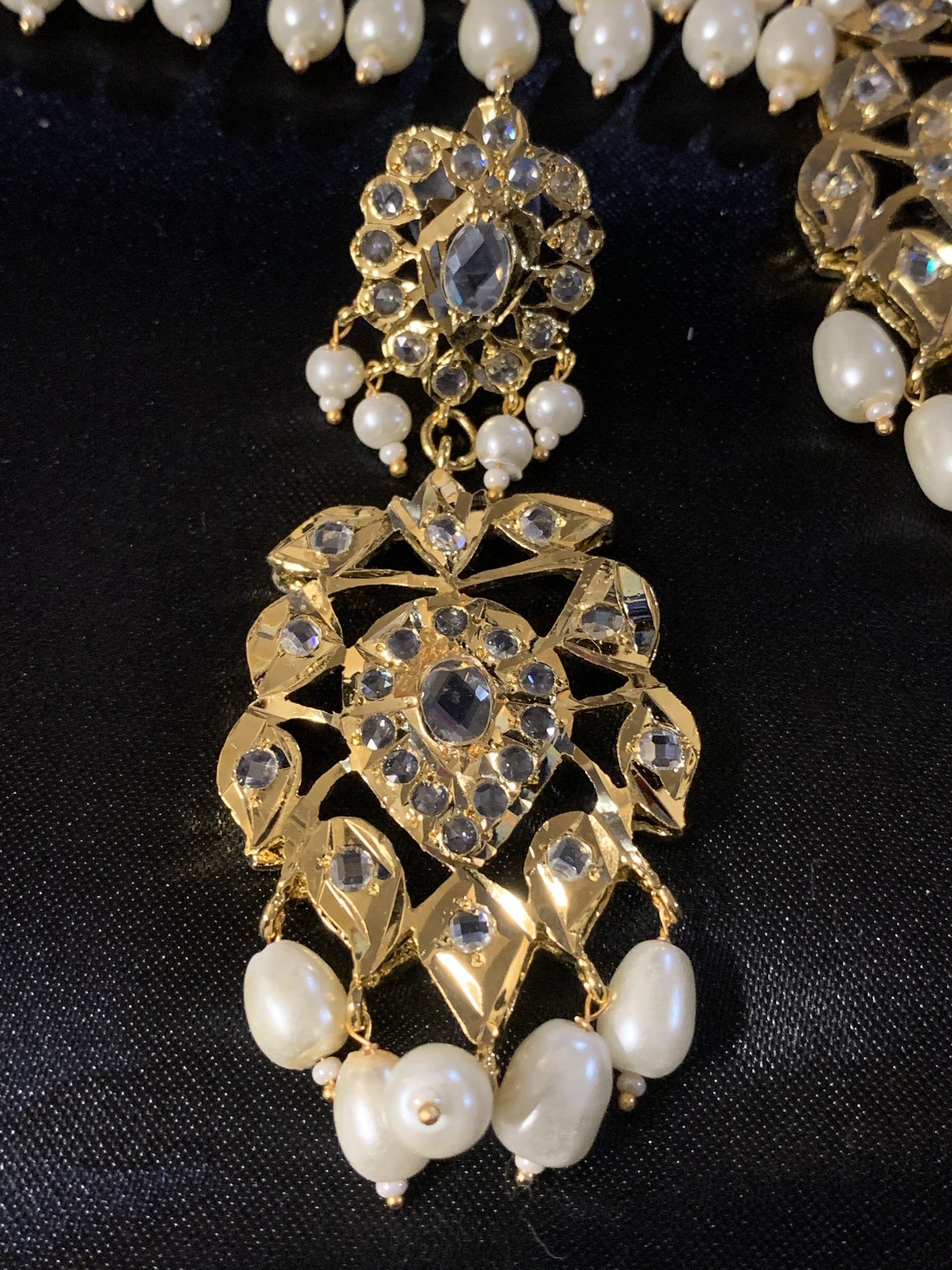 C6 Sahaj choker set in pearls (SHIPS IN 3 WEEKS)