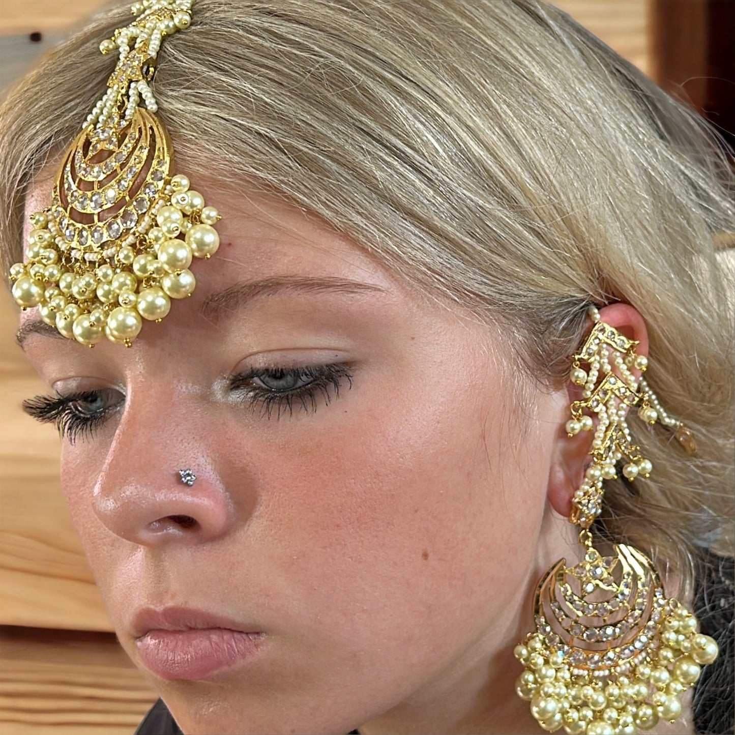 DJET28 Tahura earrings tika in pearls ( READY TO SHIP )