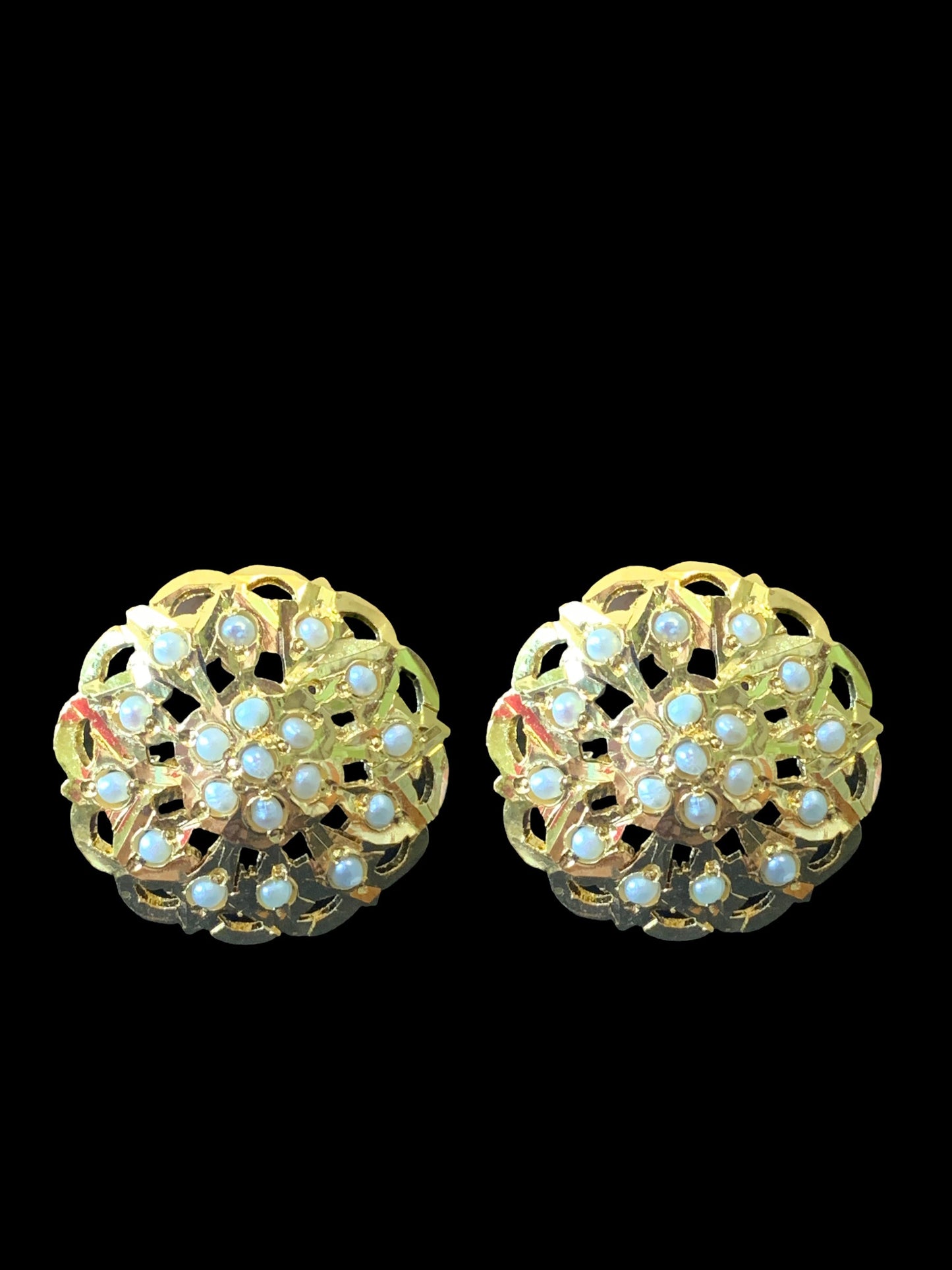 Gold plated silver pendant in fresh water pearls ( SHIPS IN 4 WEEKS )