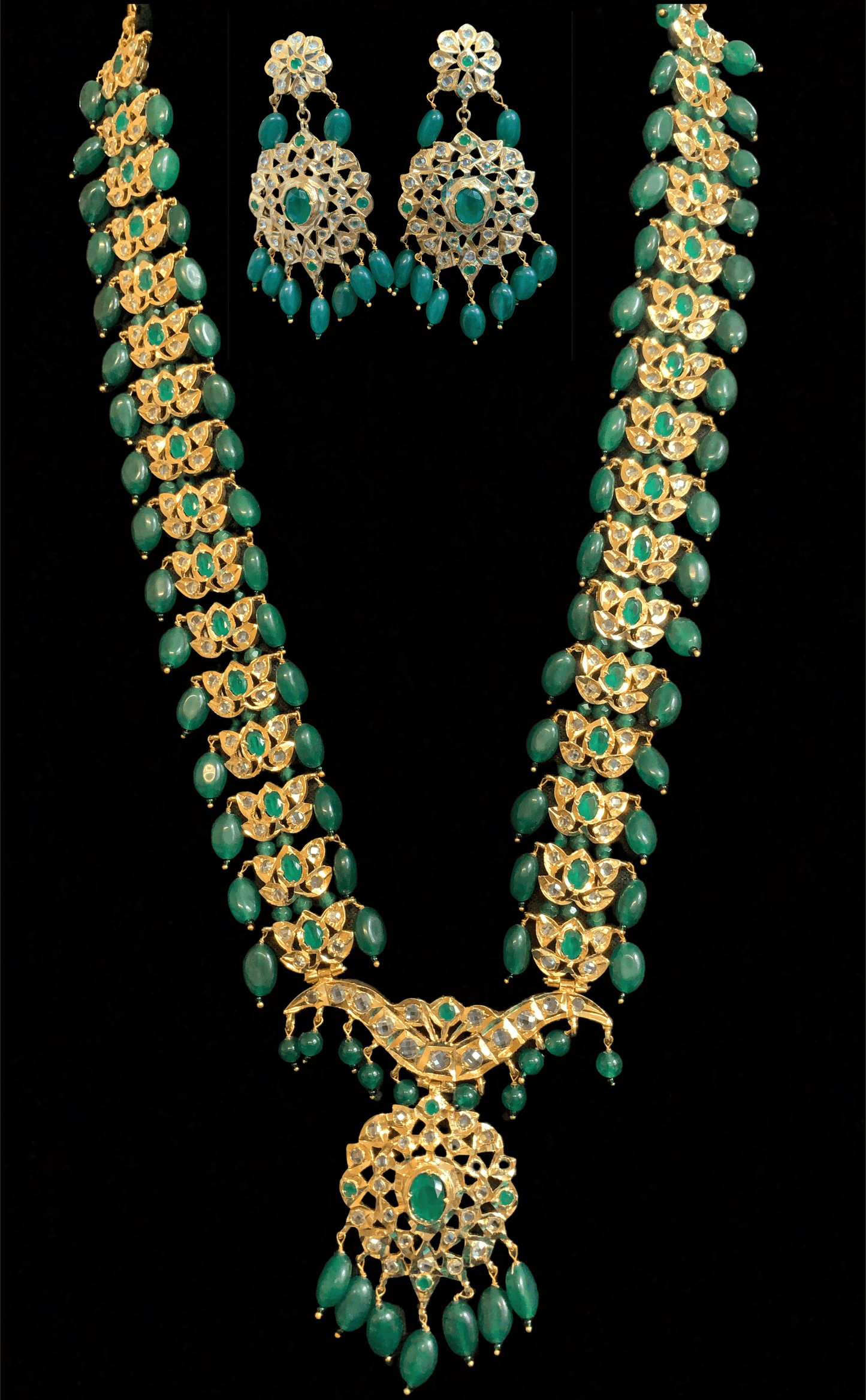 LN43 Asif jaahi haar in green ( SHIPS IN 2 WEEKS )