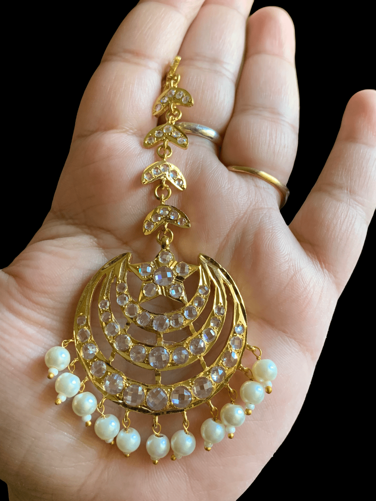DJTK34 komal shell pearl  tika ( SHIPS IN 2 WEEKS )