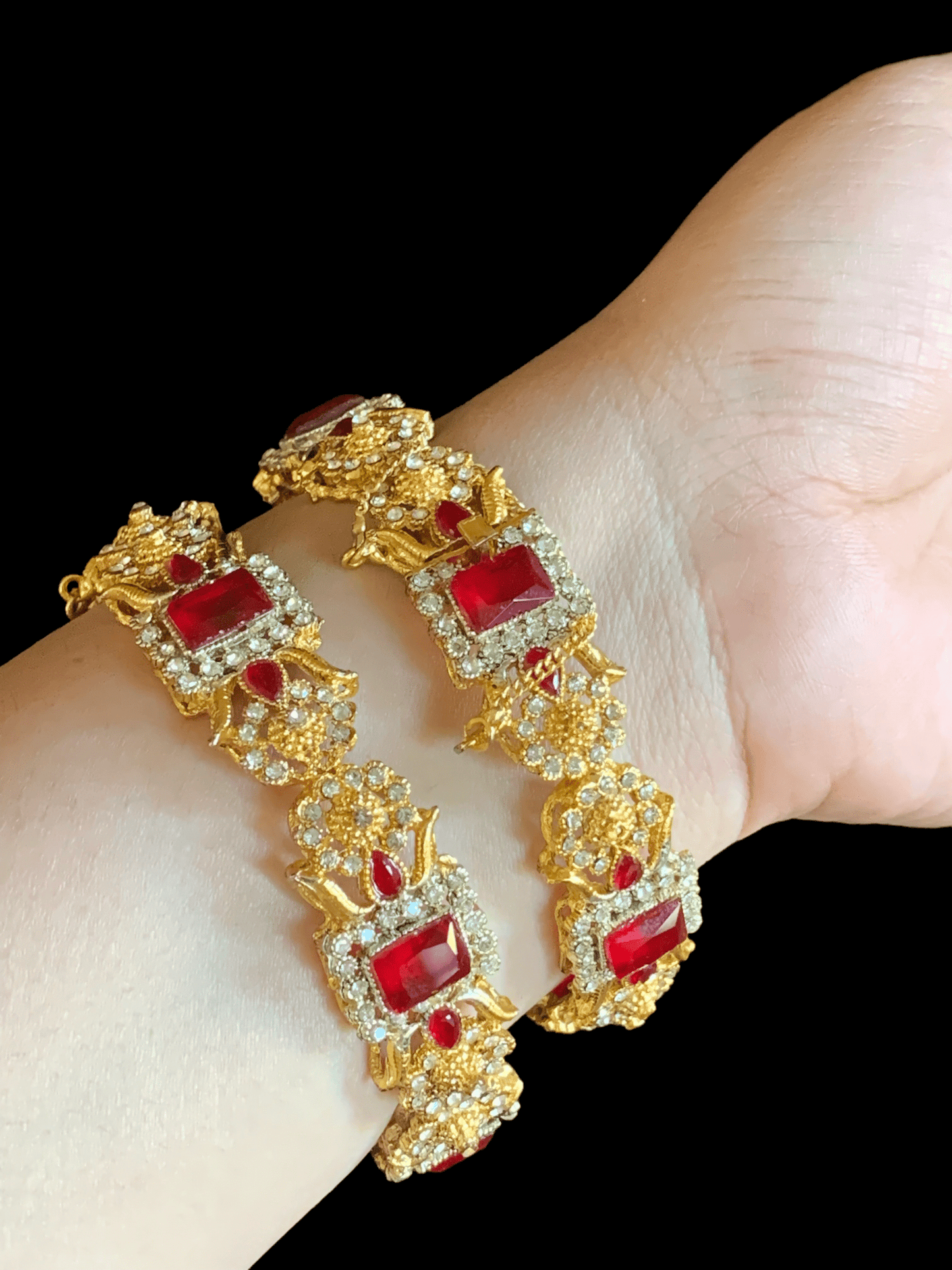 B34 Anisa red bangles( READY TO SHIP)