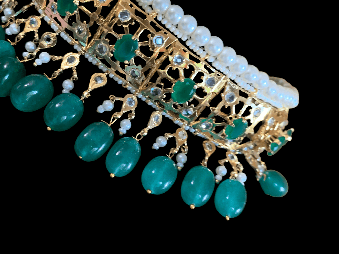 C110 jadavi lacha in emerald beads (SHIPS IN 2 WEEKS )