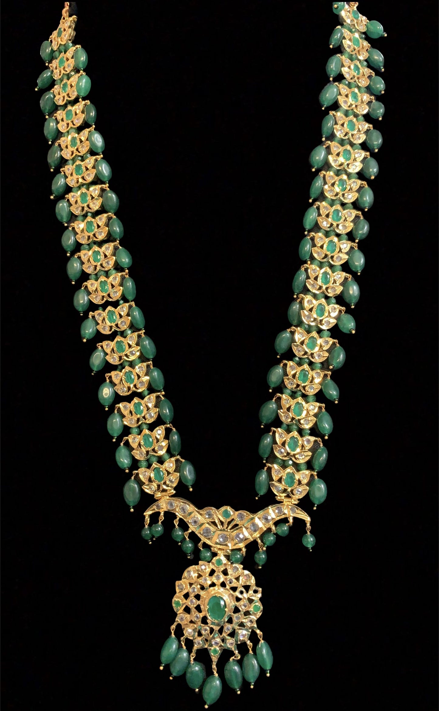 LN43 Asif jaahi haar in green ( SHIPS IN 2 WEEKS )