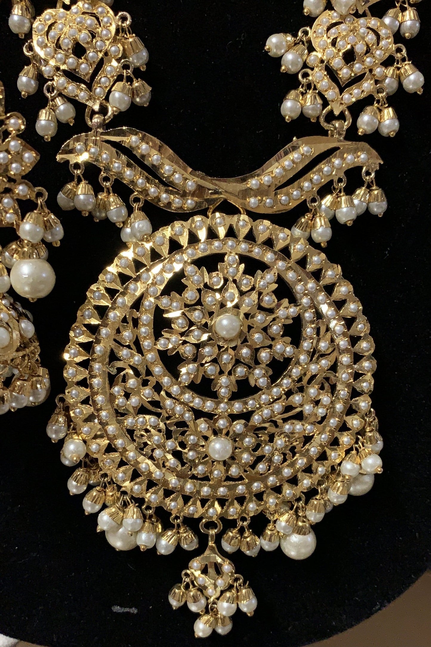 DLN76 Sehba pearl rani haar (SHIPS IN 2 WEEKS )