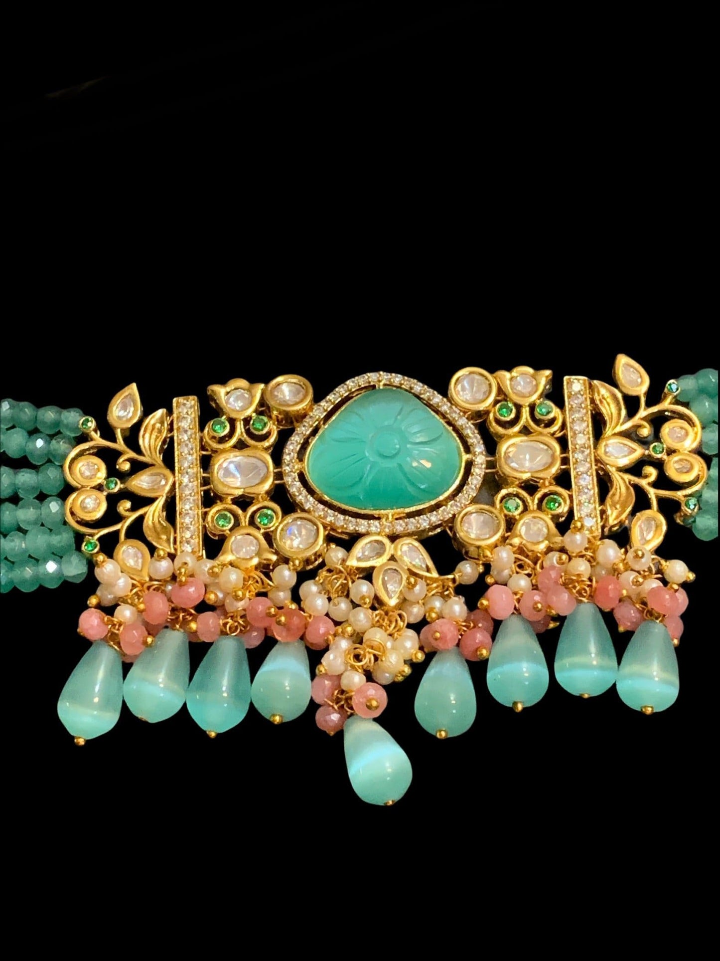 C44 Sidra choker in mint ( READY TO SHIP) )