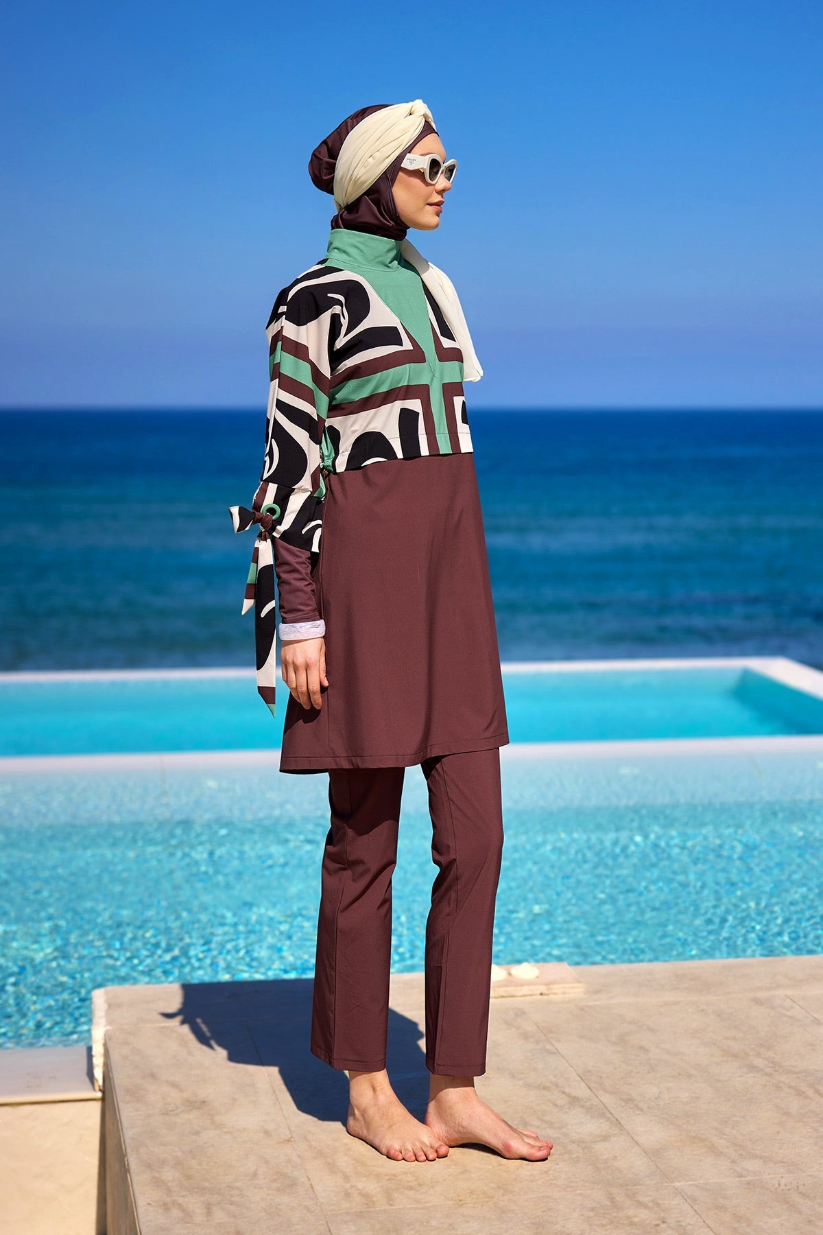 Elegant Black Burkini – Full Coverage Islamic Swimwear Set M2519
