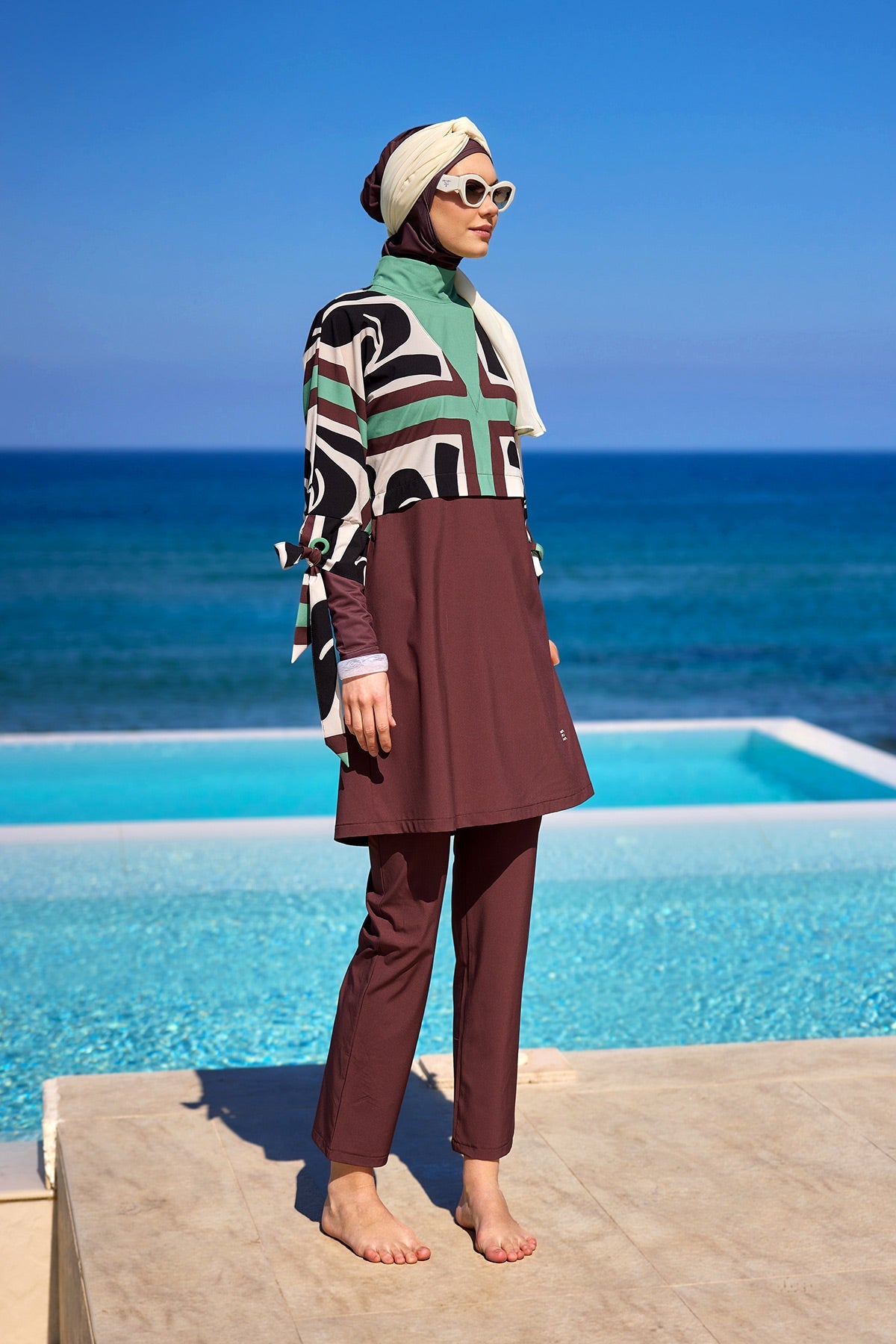 Elegant Black Burkini – Full Coverage Islamic Swimwear Set M2519