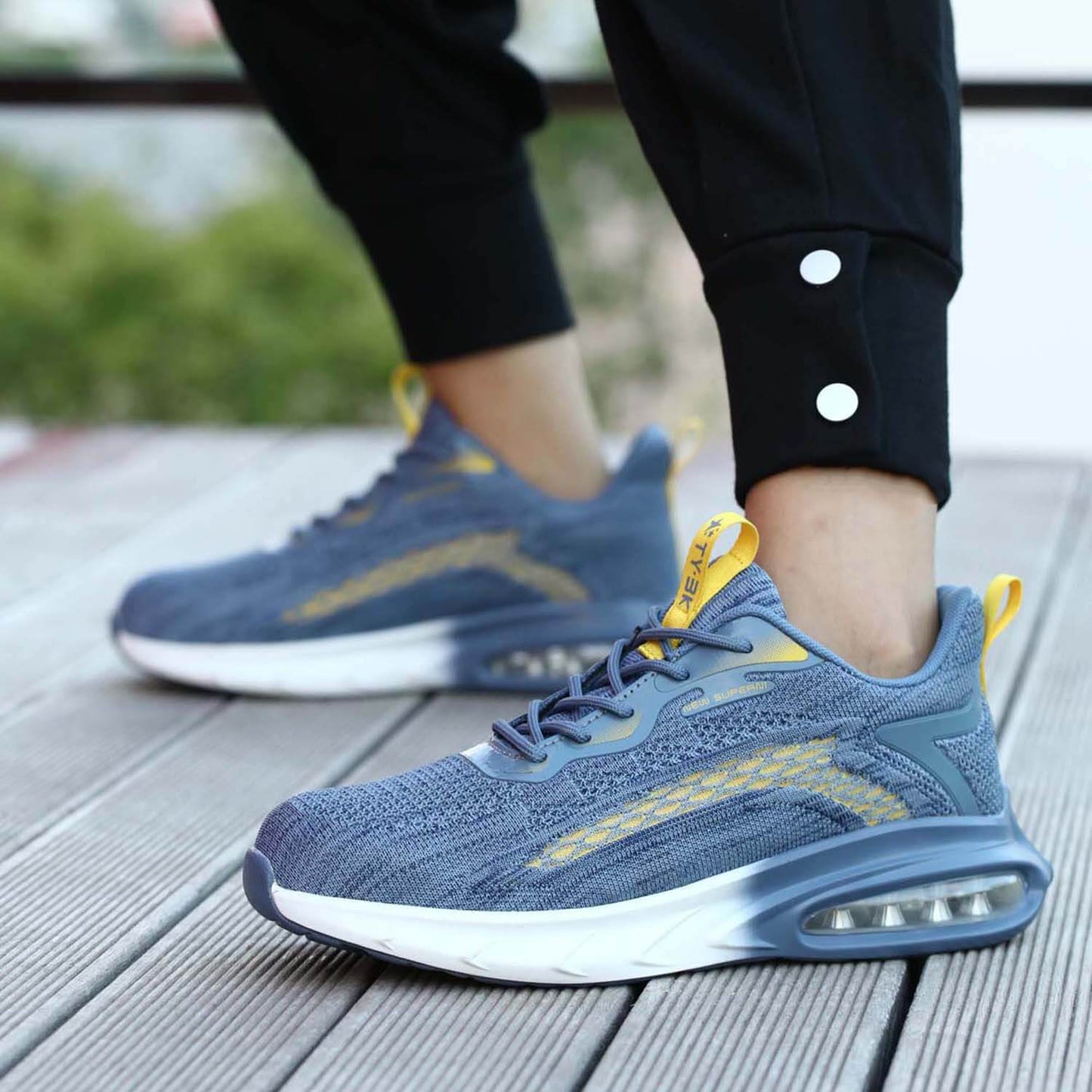 Maven Air Cushion Comfortable Steel Toe Sneakers