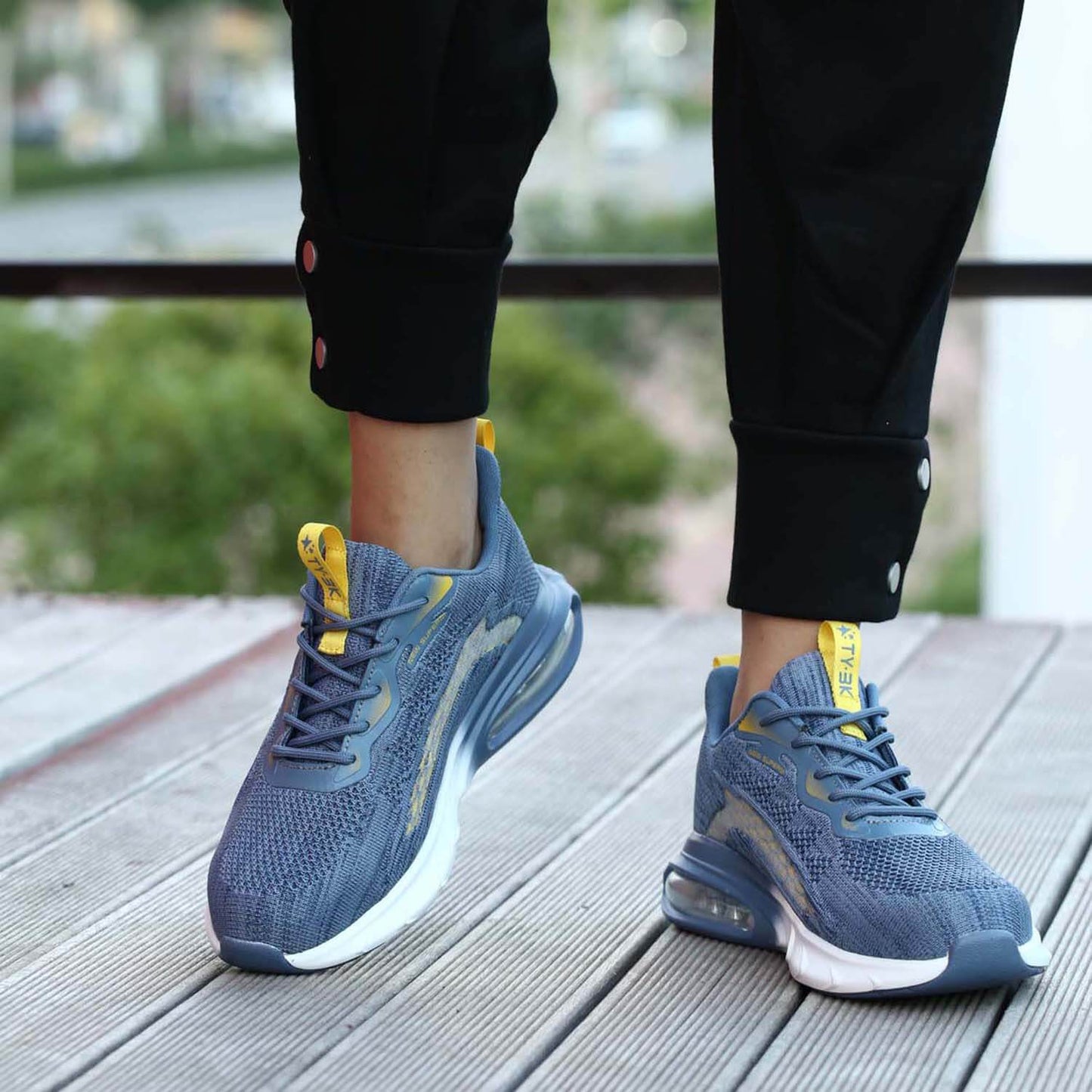 Maven Air Cushion Comfortable Steel Toe Sneakers