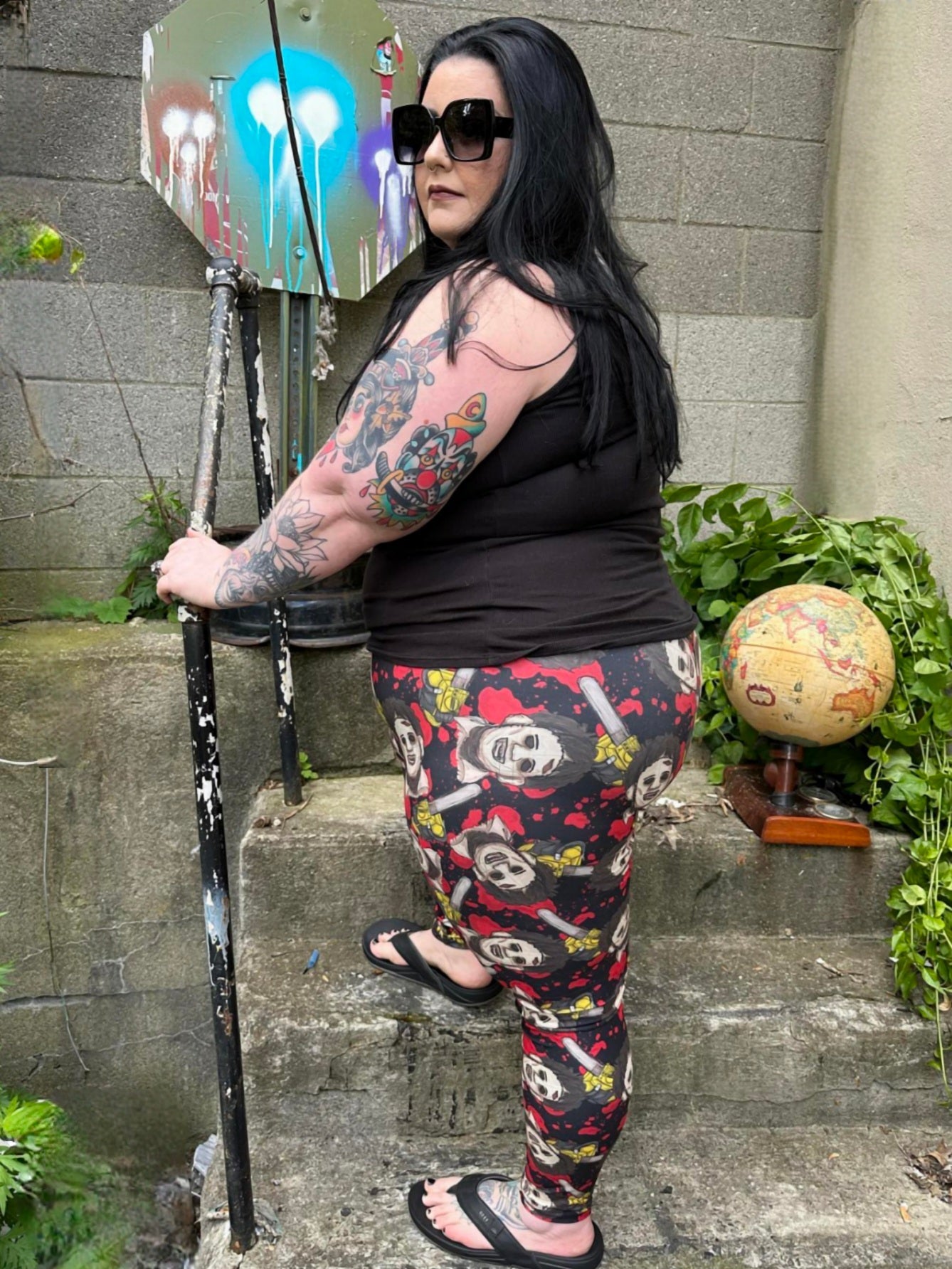 Bloody Leatherface (Semi-Exclusive) - High-quality Handcrafted Vibrant Leggings