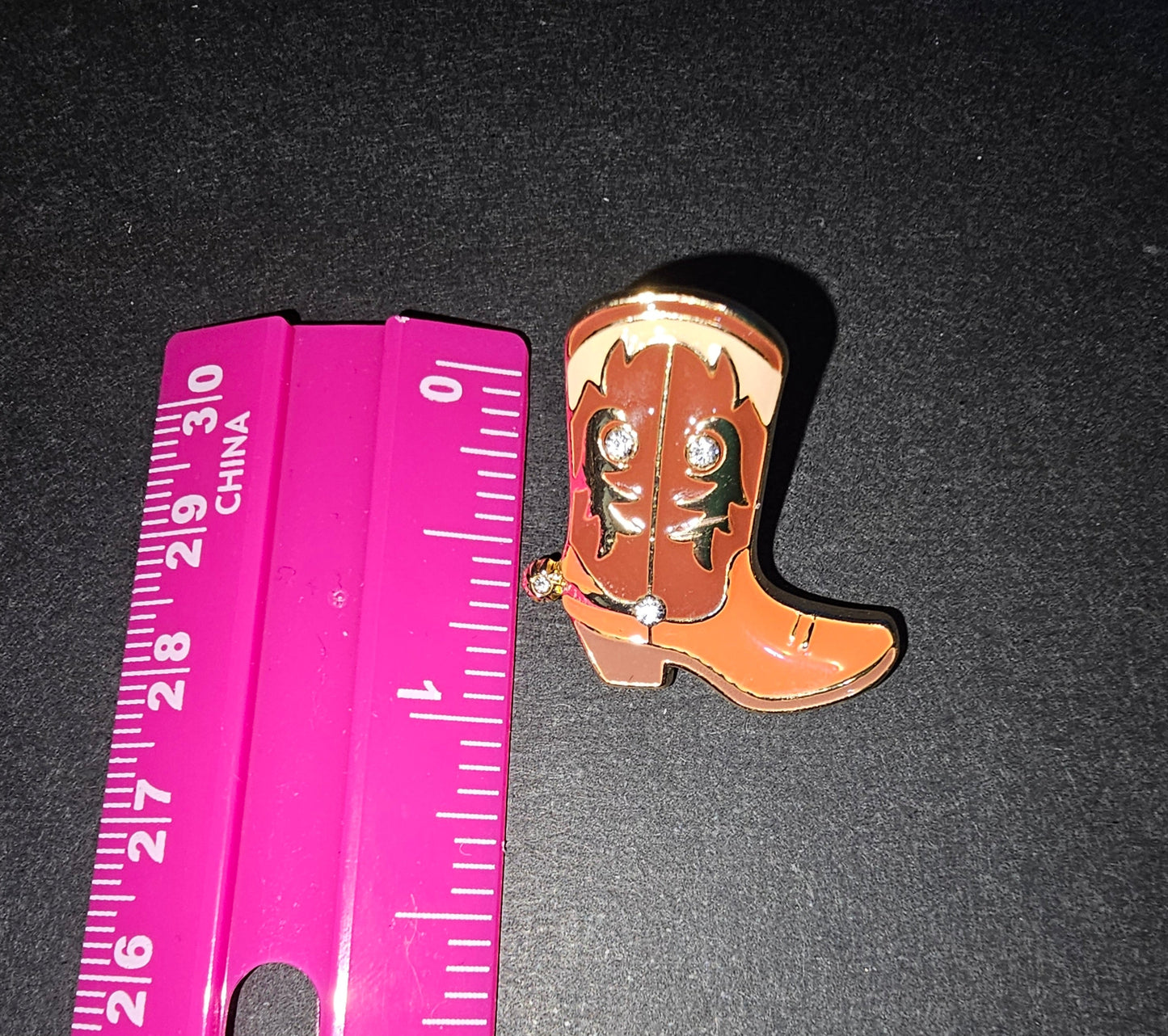 Cowboy boot pin - brown