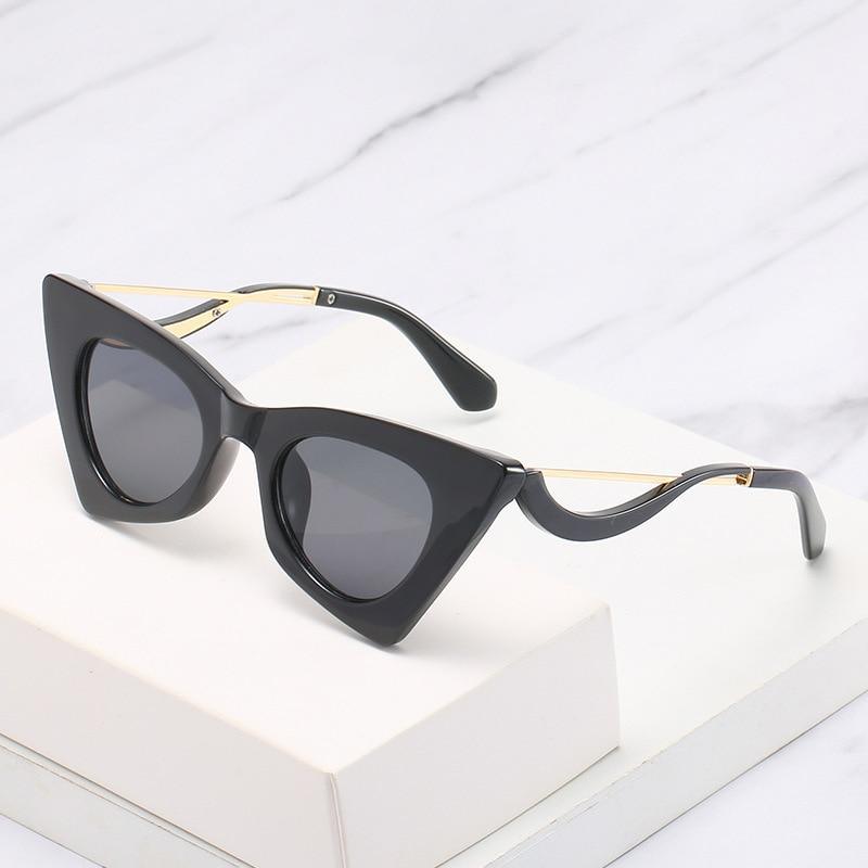 Vintage Square Cat Eye Sunglasses Women Retro Trendy Cat eye Sunglasses Classic Fashionable , Decent Personality & Wind Sunglasses In Retro Box Trending Street Style Sunglasses For Men & Women