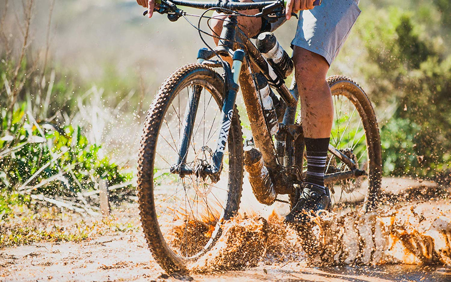 Ice Flow Insulated Water Bottle w/ Dirt Mask