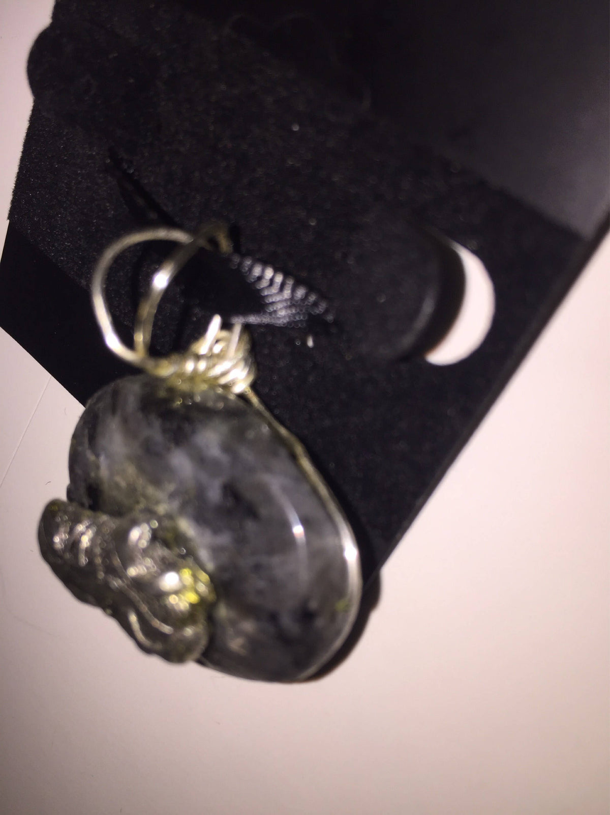 Stone Pendant - Running Shoe - Charcoal