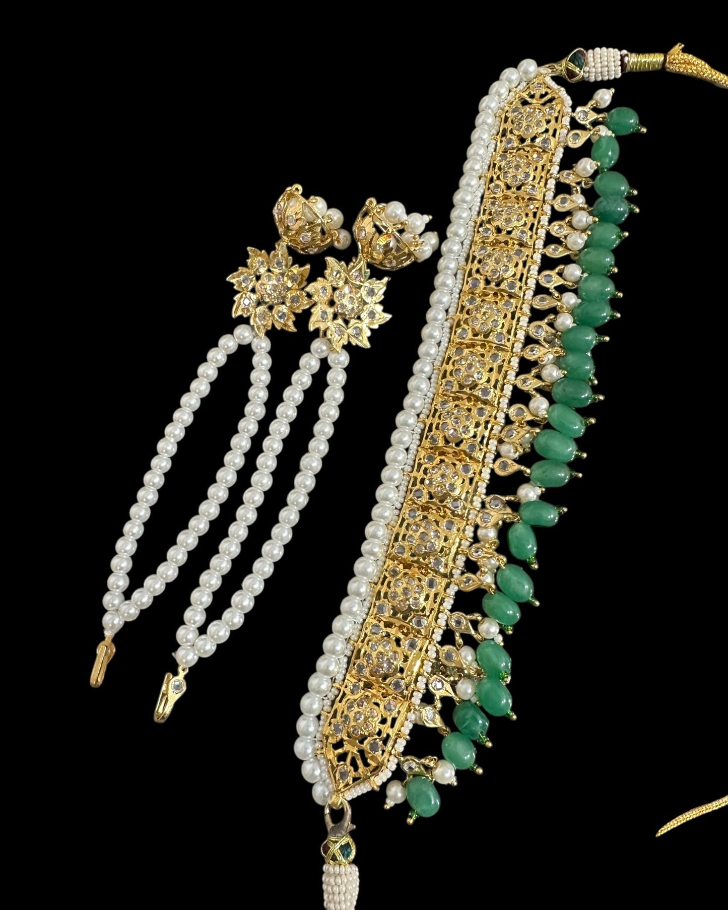 c562 sifat jadavi lacha in green  beads (READY TO SHIP  )