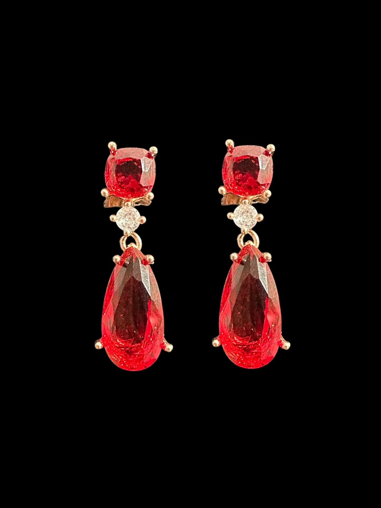 DER788 Cz tear drop earrings ( READY TO SHIP )