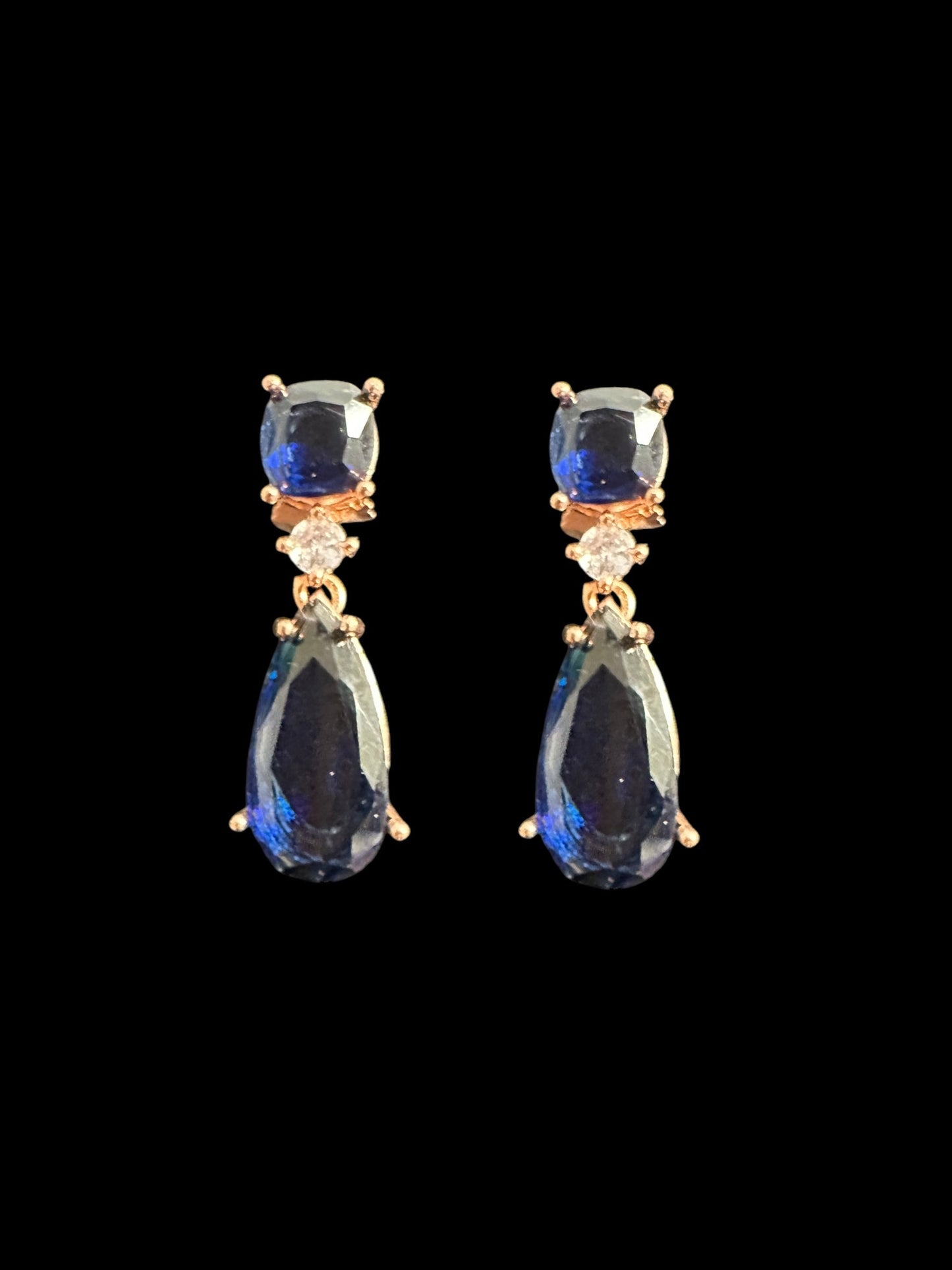 DER788 Cz tear drop earrings ( READY TO SHIP )