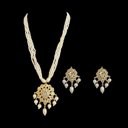 PS226 gold plated pendant set in pearls ( SHIPS IN 4 WEEKS )