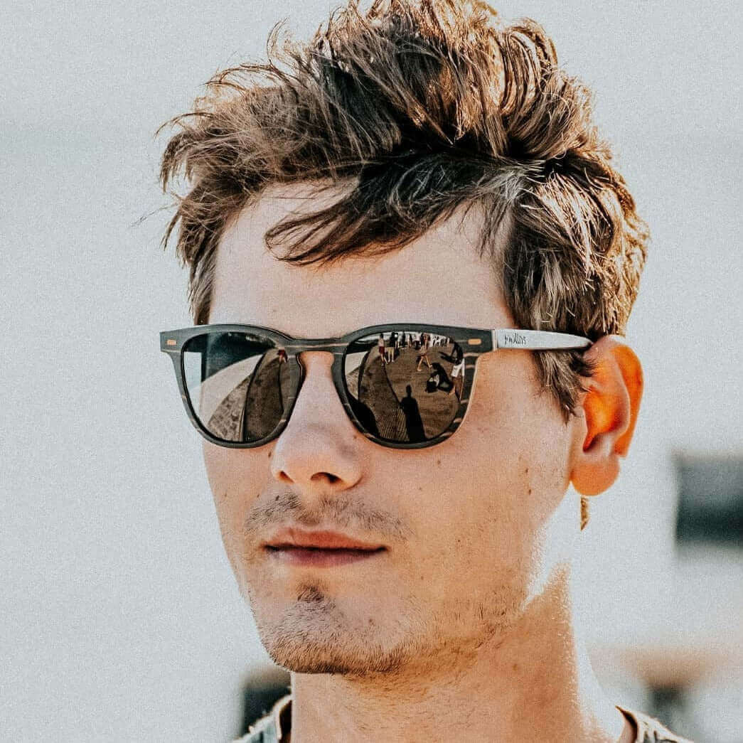 Lark - Unisex Wooden Sunglasses