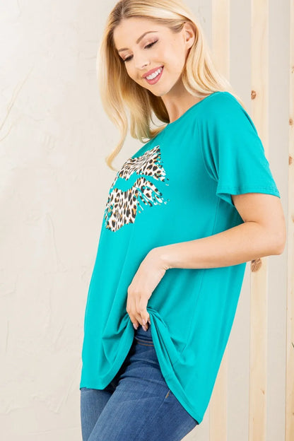 Heimish Full Size Leopard Lip Round Neck Short Sleeve T-Shirt Plus Size