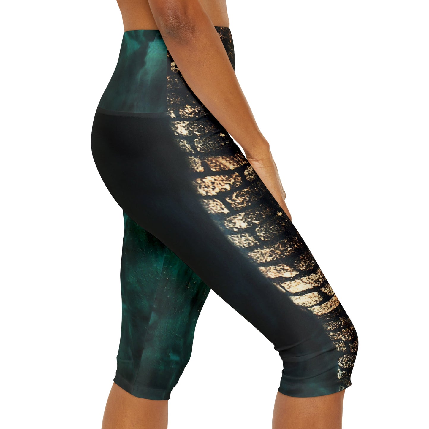 Army Girl Water Brush Capri Leggings
