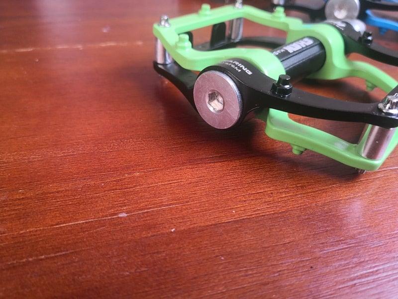 New Bicycle Pedals magnesium Aluminum alloy Pedal MTB Road Bike Pedals 5 colors optional  Pedals Mountain Bike Pedals Lightweight Alloy Fiber Bicycle Platform Pedals