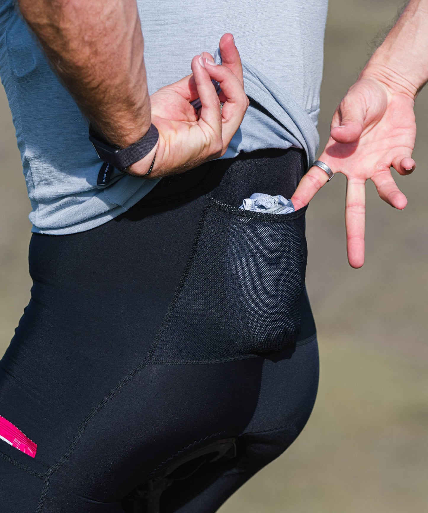 M. BLACK LABEL CARGO BIB - BLACK